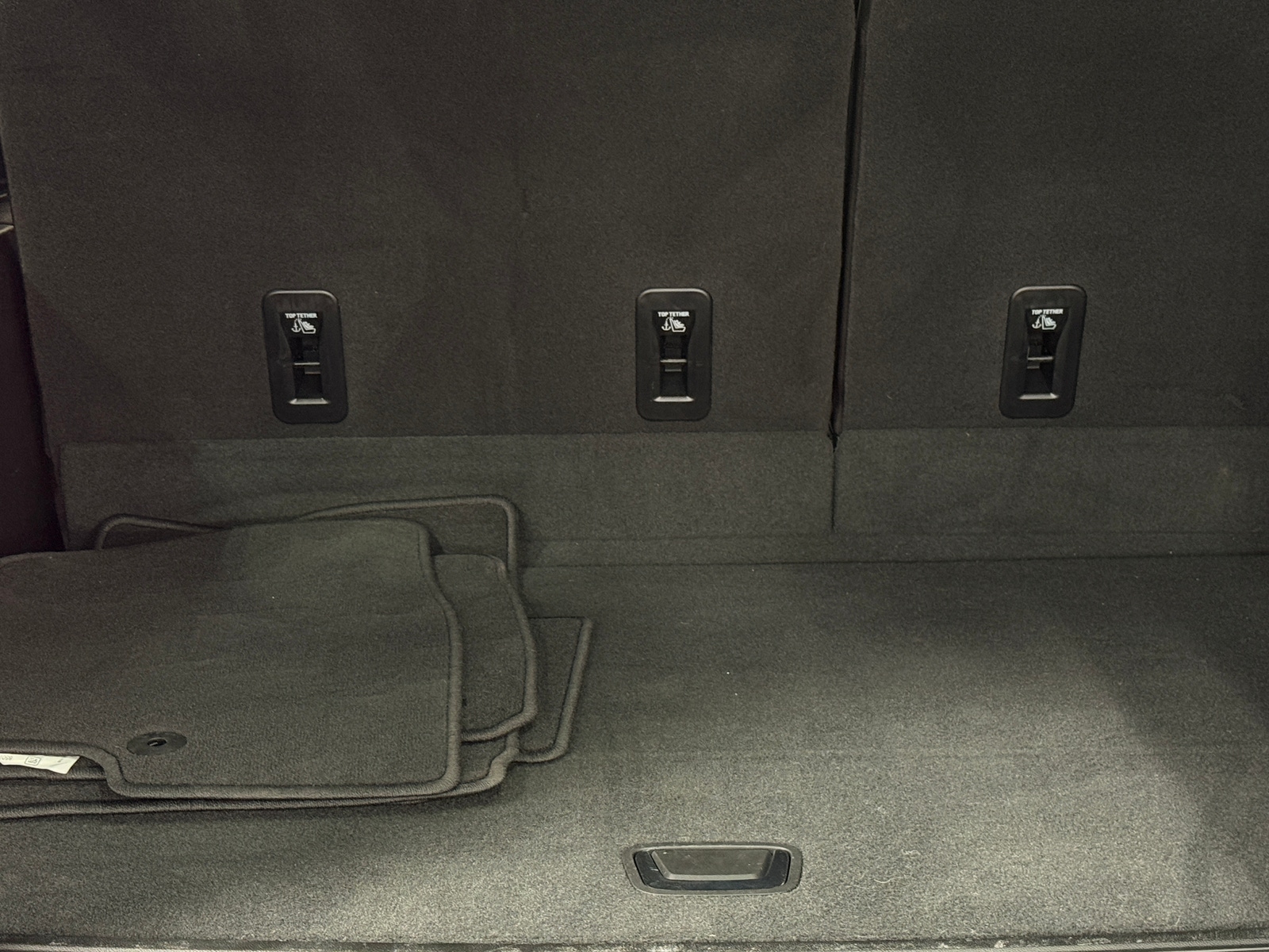 Thumbnail: 2025 Chevrolet Suburban - 6