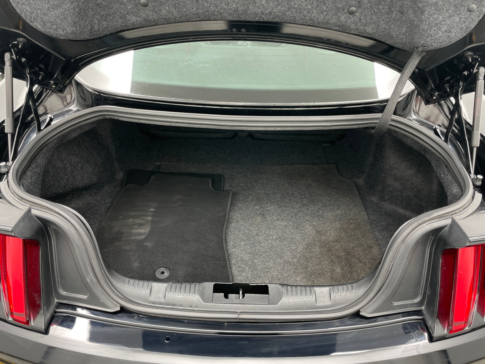 Thumbnail: 2017 Ford Mustang - 4