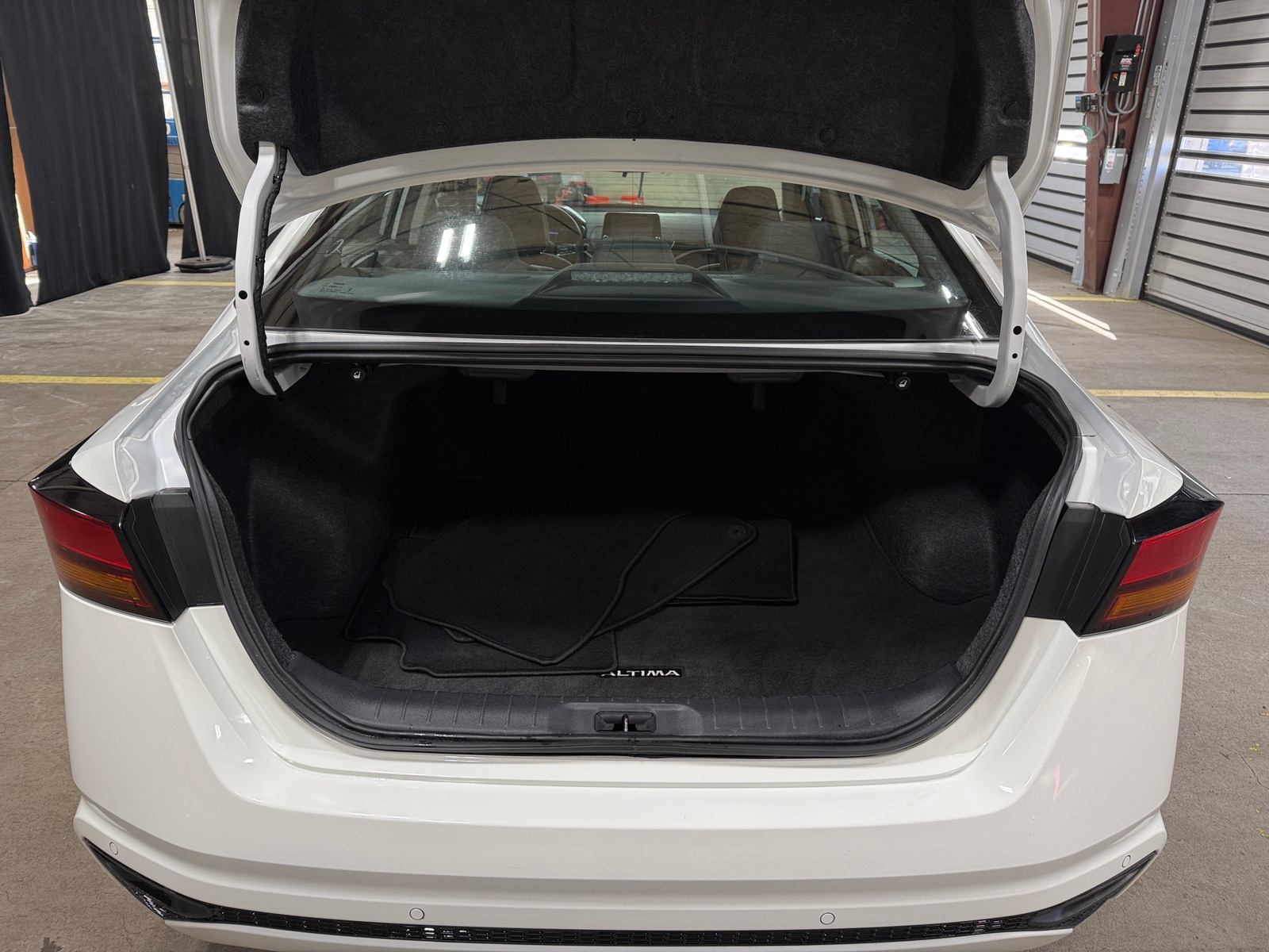 Thumbnail: 2025 Nissan Altima - 7