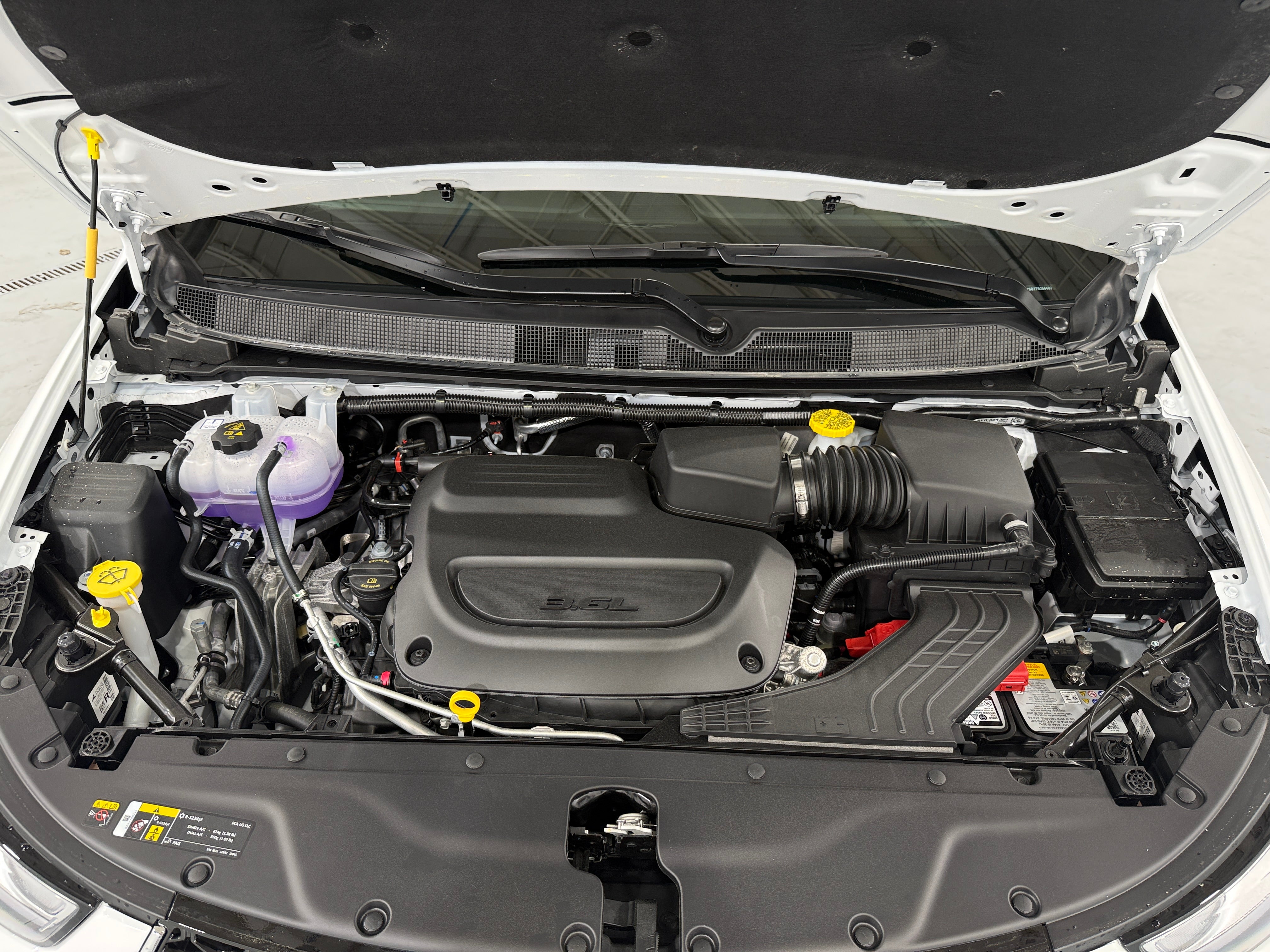 2026 Chrysler Pacifica Select's photo