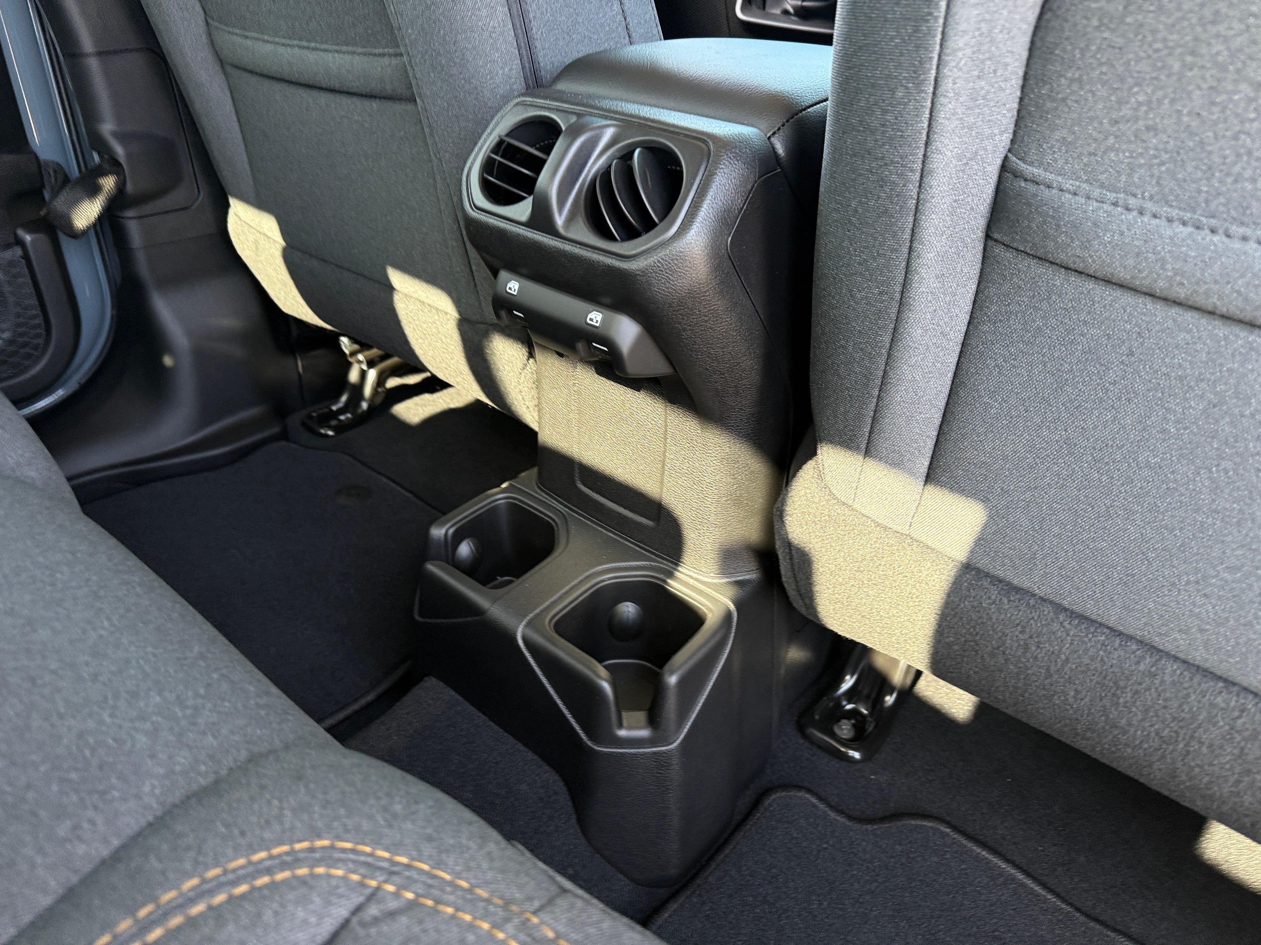2026 Jeep Gladiator Sport S Auto's photo