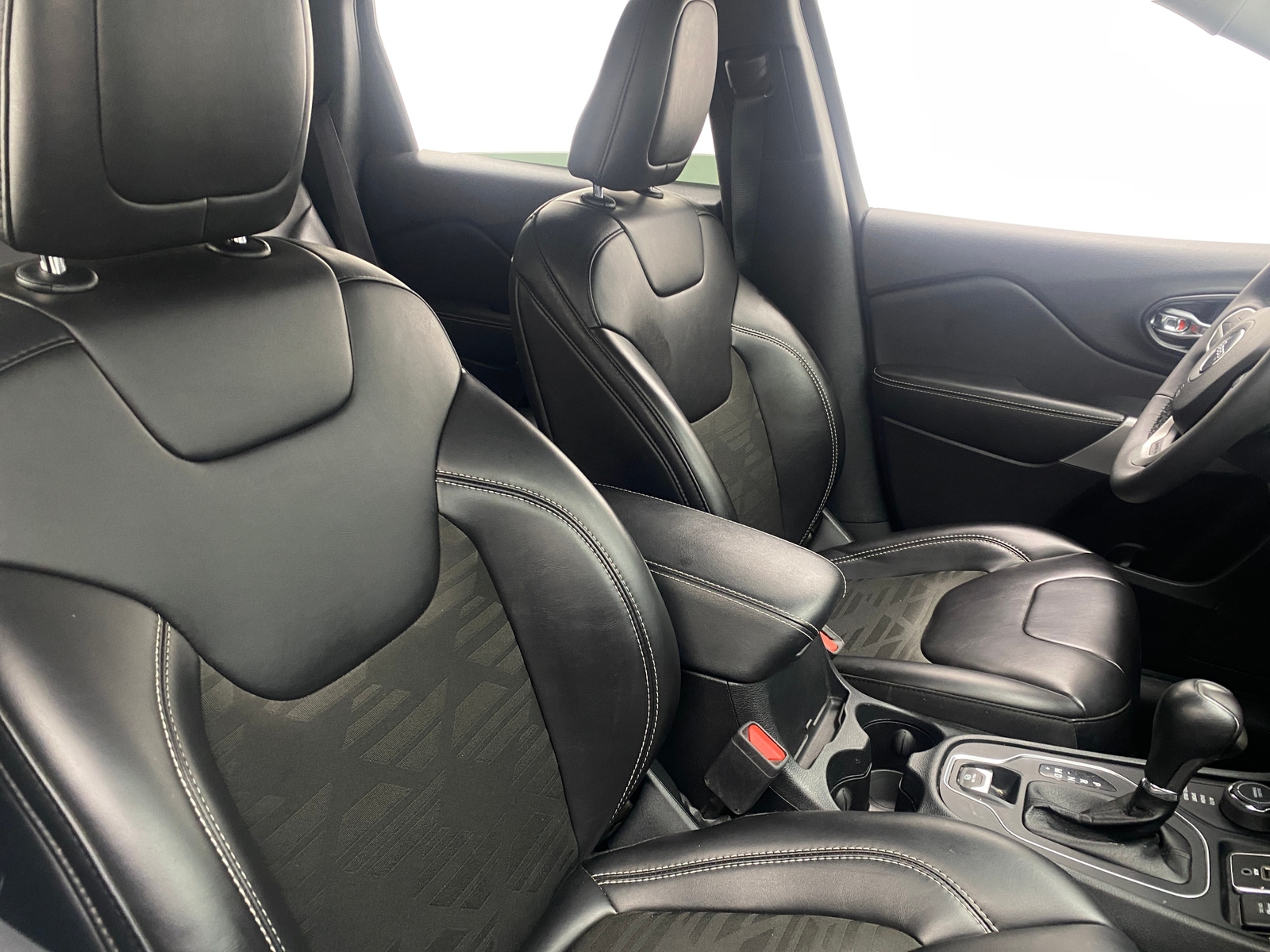 Thumbnail: 2022 Jeep Cherokee - 2