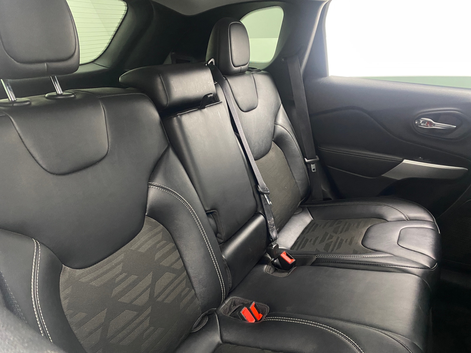 Thumbnail: 2022 Jeep Cherokee - 6