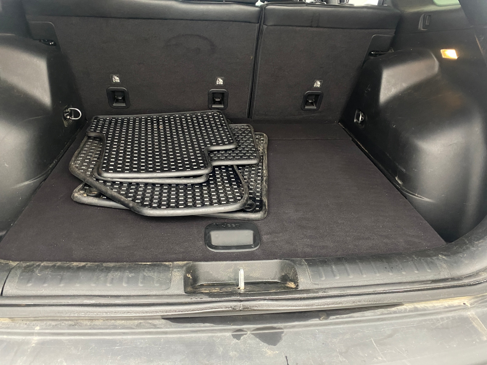 Thumbnail: 2022 Jeep Cherokee - 7