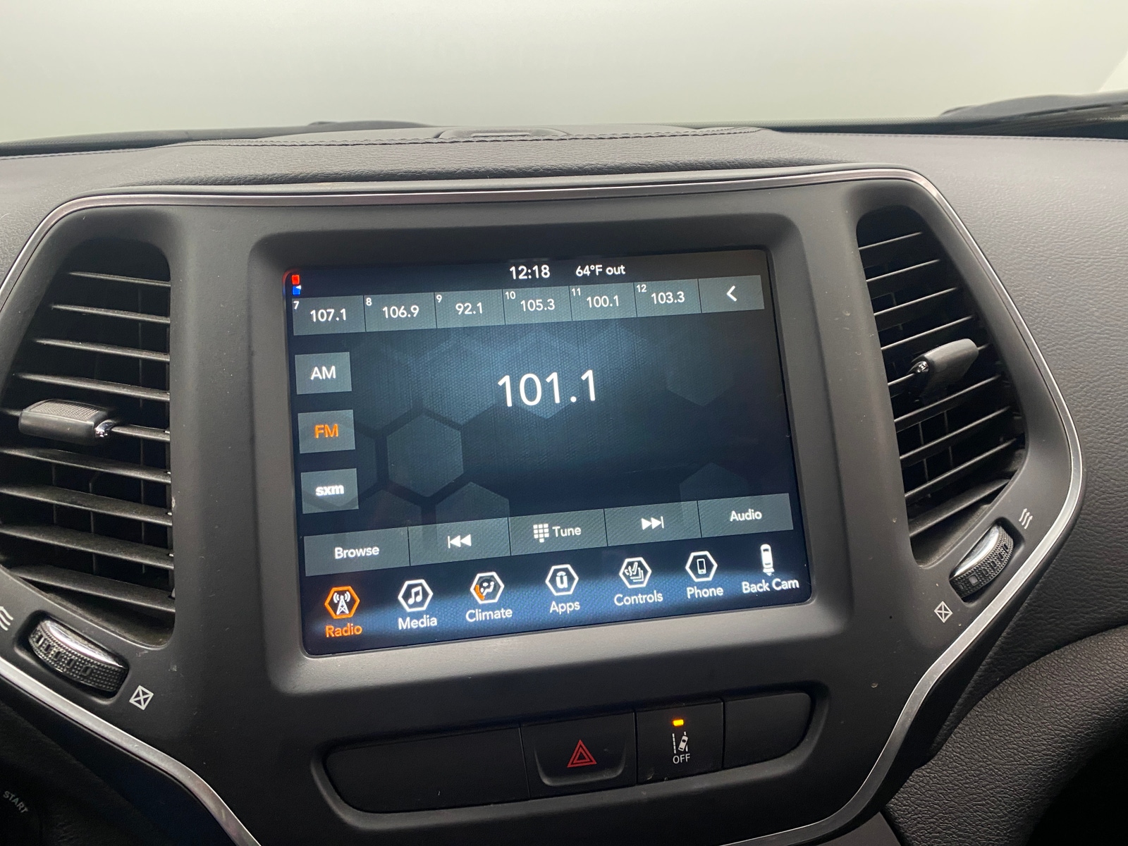 Thumbnail: 2022 Jeep Cherokee - 4