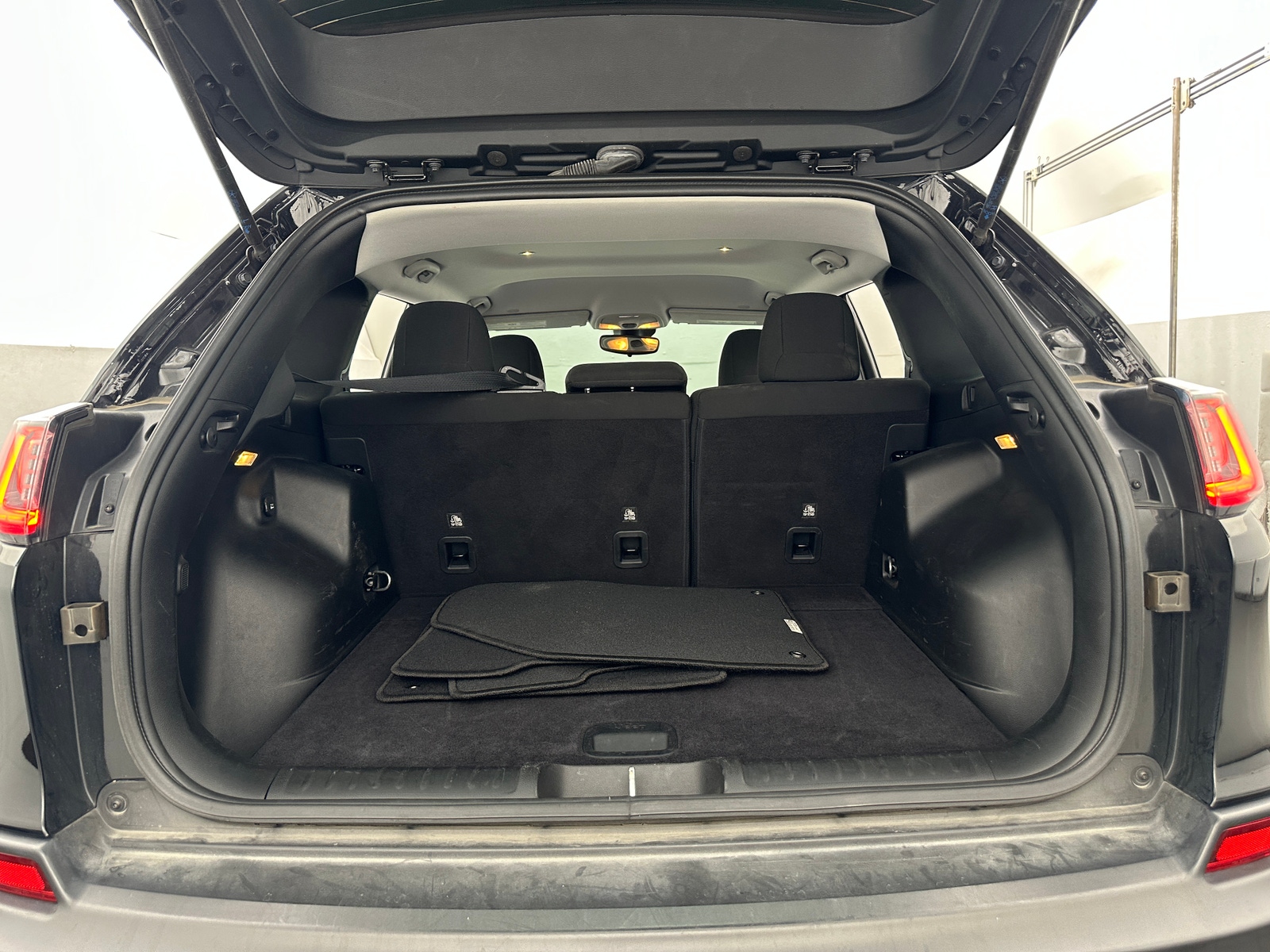 Thumbnail: 2021 Jeep Cherokee - 7