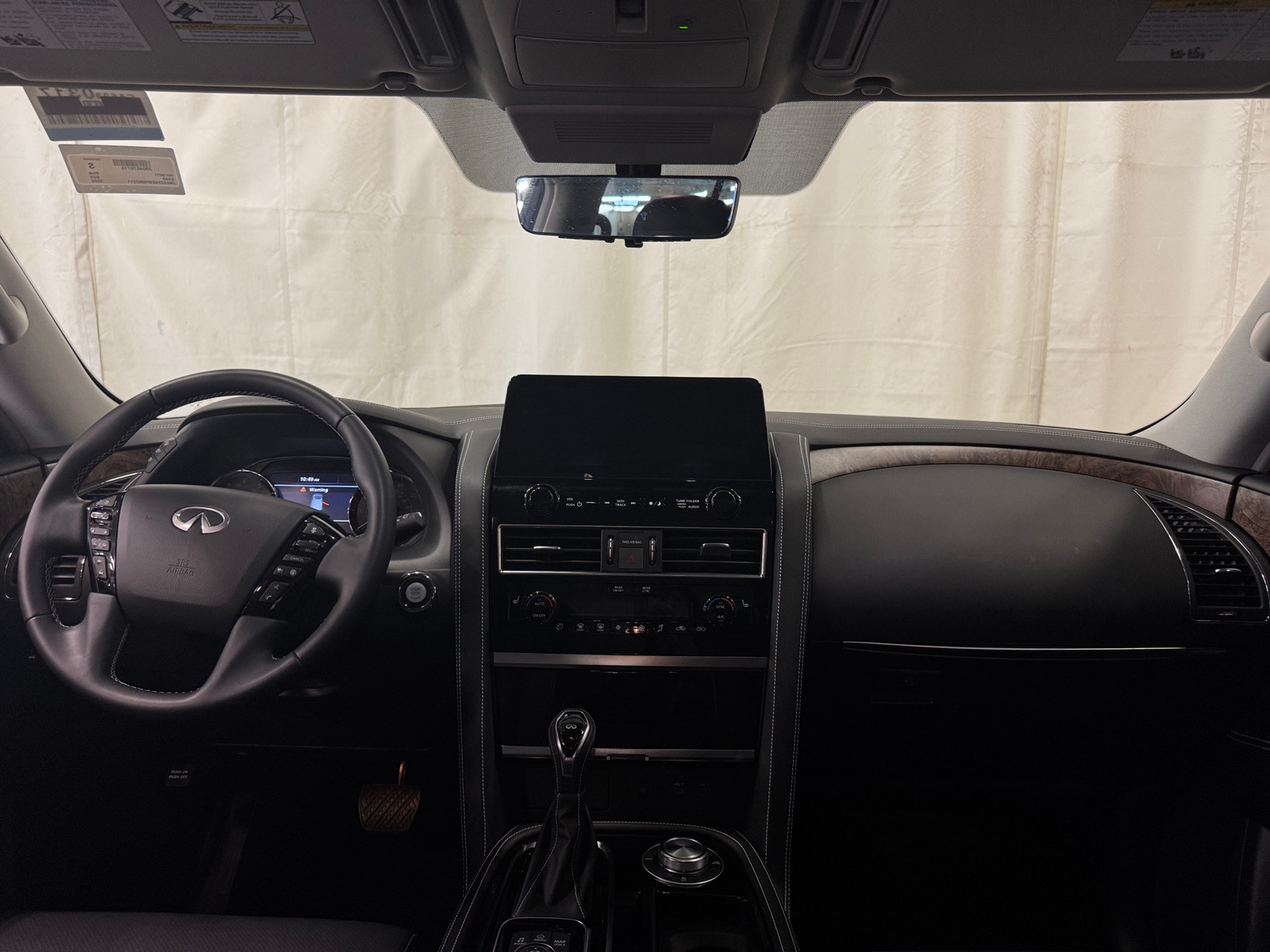 Thumbnail: 2023 INFINITI QX80 - 2