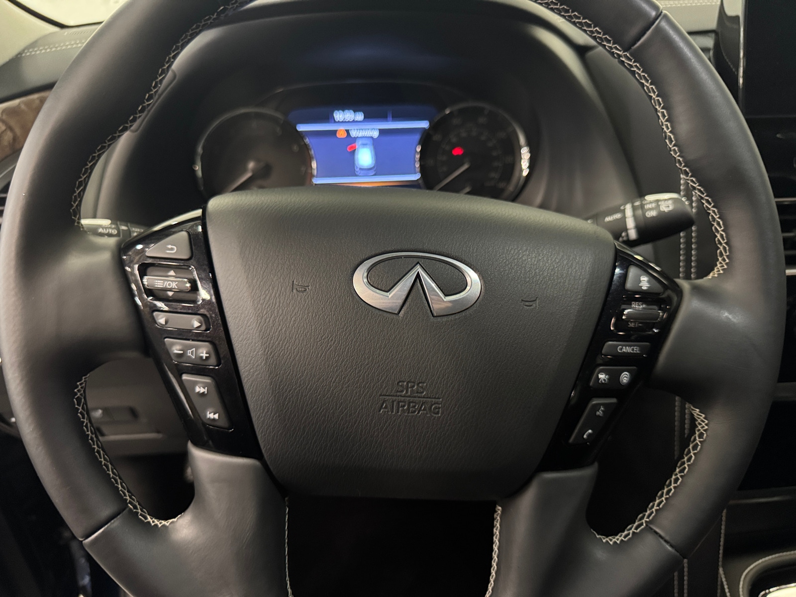 Thumbnail: 2023 INFINITI QX80 - 4