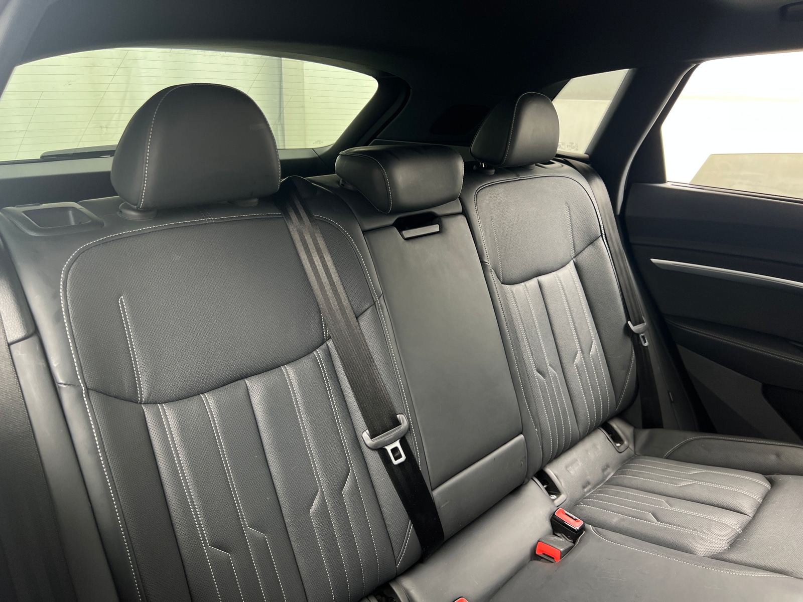 Thumbnail: 2022 Audi e-tron - 5