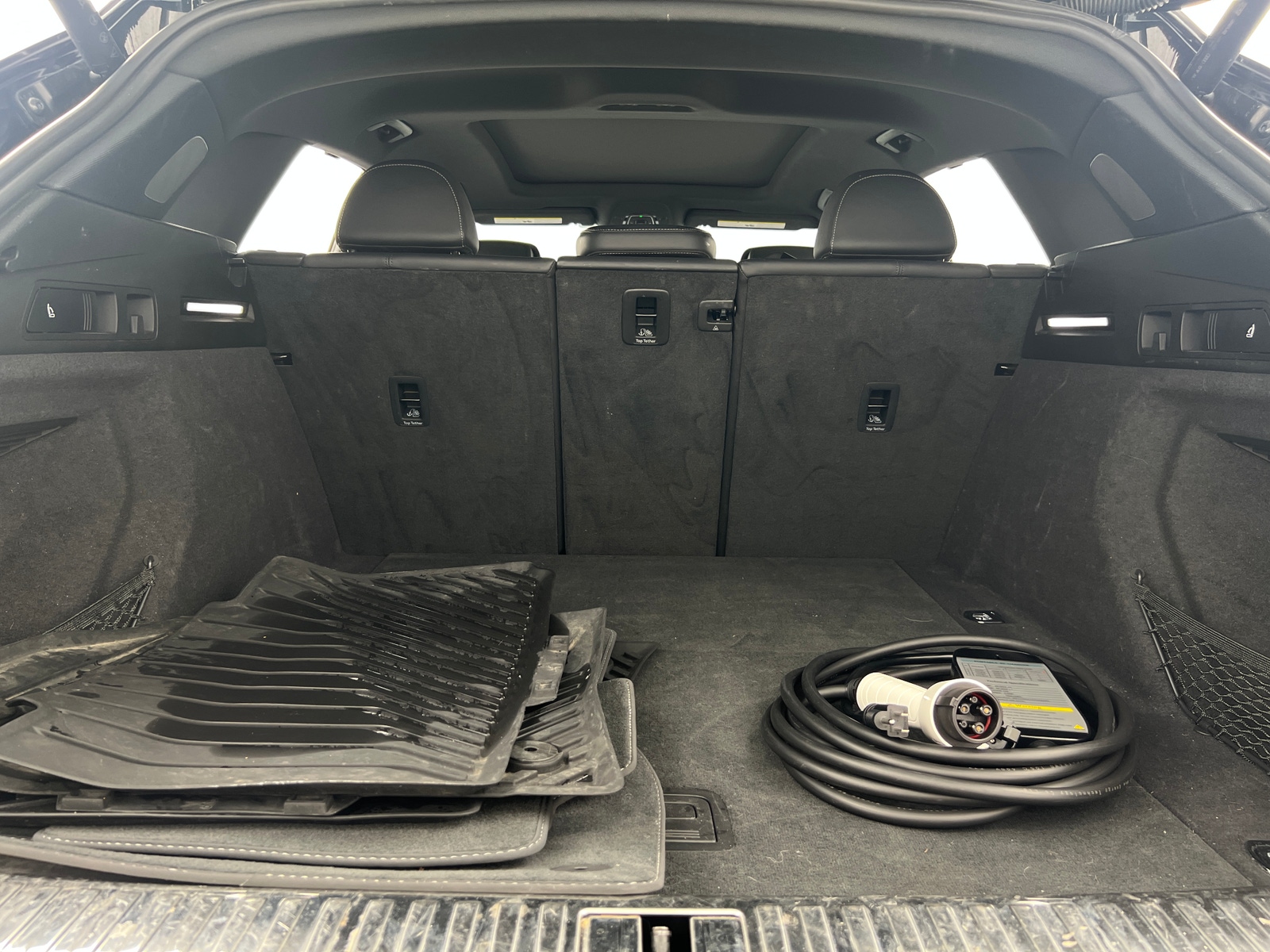 Thumbnail: 2022 Audi e-tron - 6