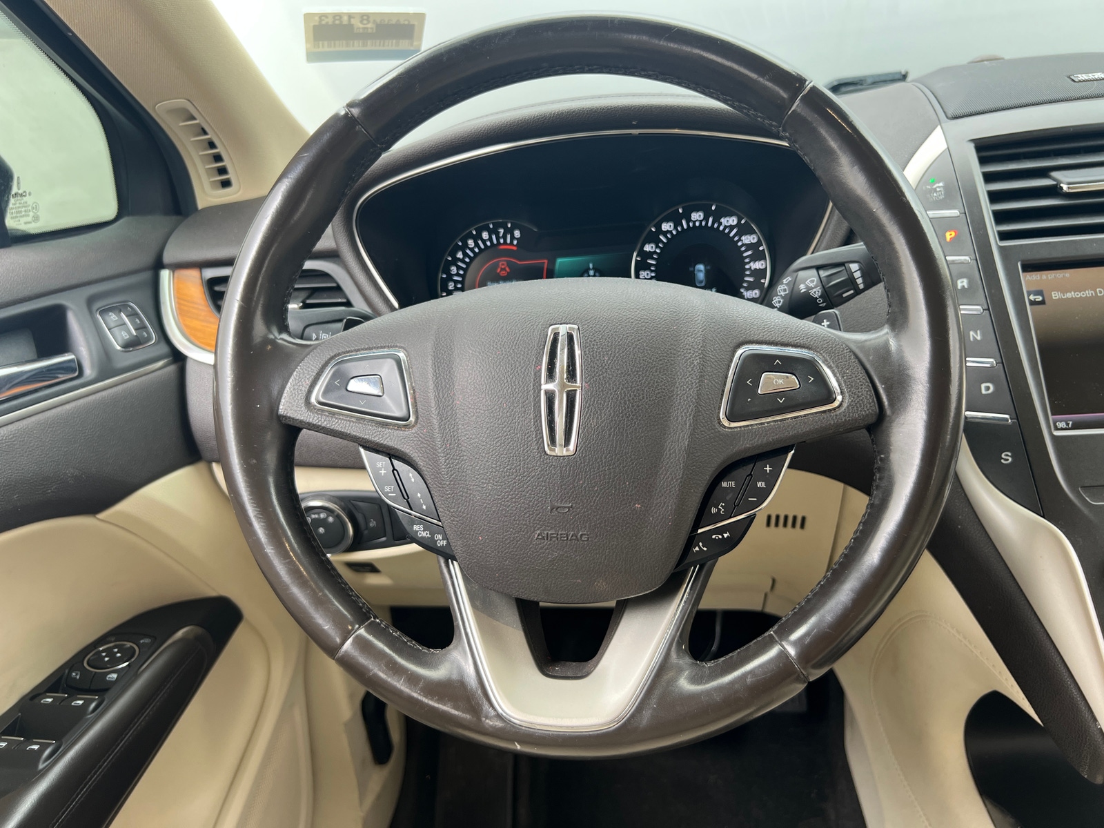 Thumbnail: 2015 Lincoln MKC - 4