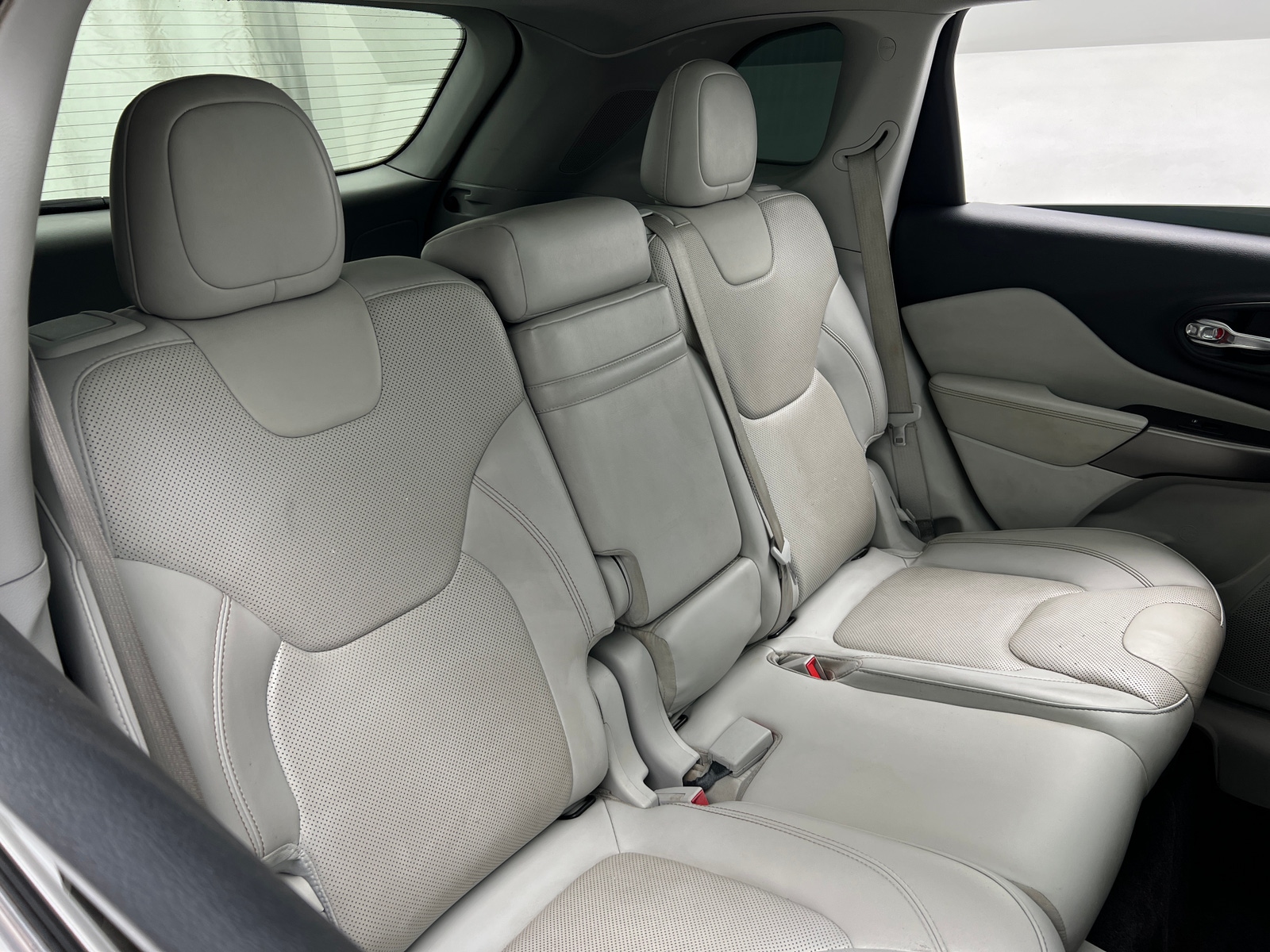 Thumbnail: 2019 Jeep Cherokee - 5