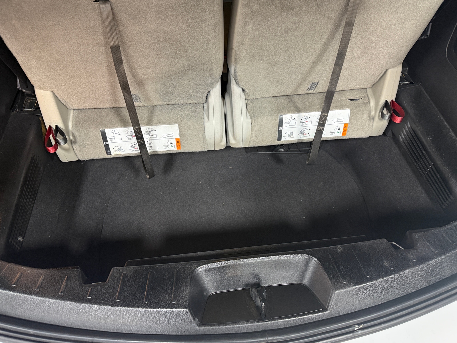 Thumbnail: 2015 Ford Explorer - 7