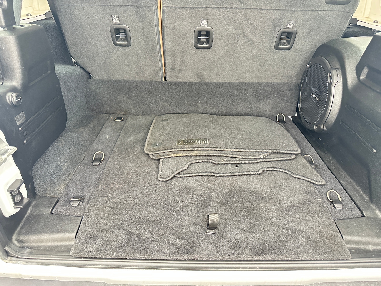 Thumbnail: 2022 Jeep Wrangler - 6