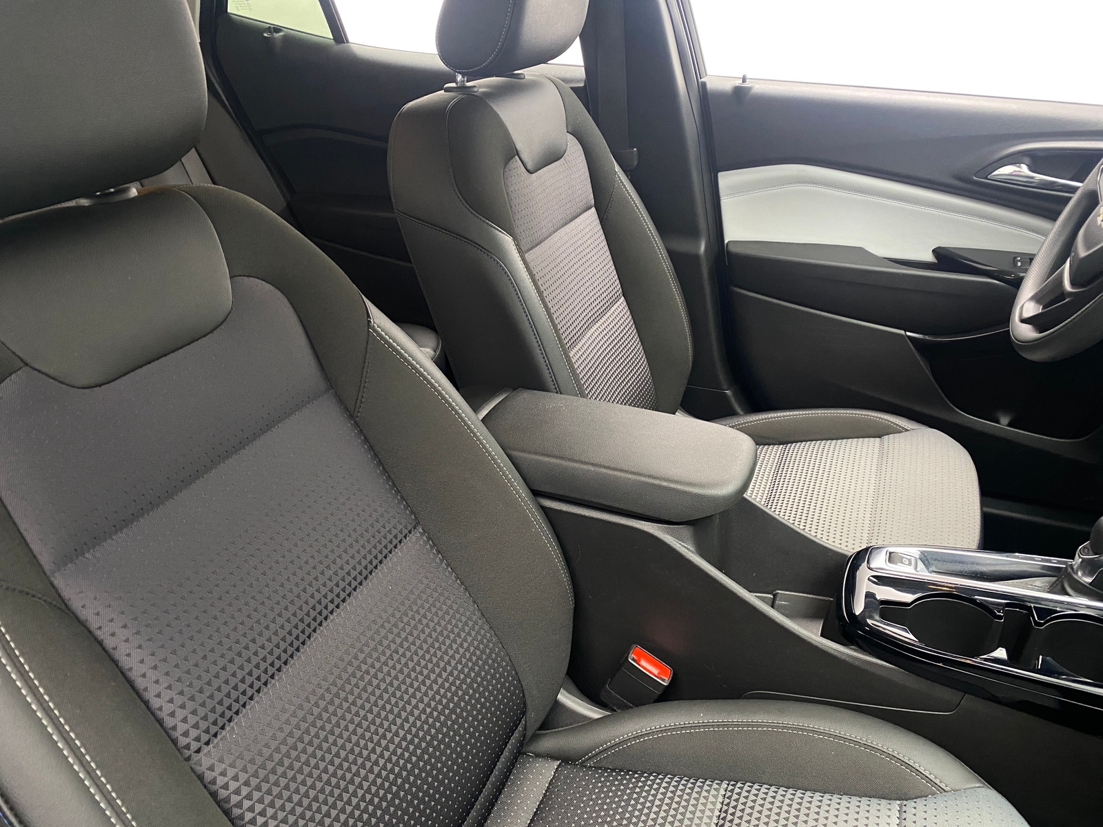 Thumbnail: 2025 Chevrolet Trax - 2