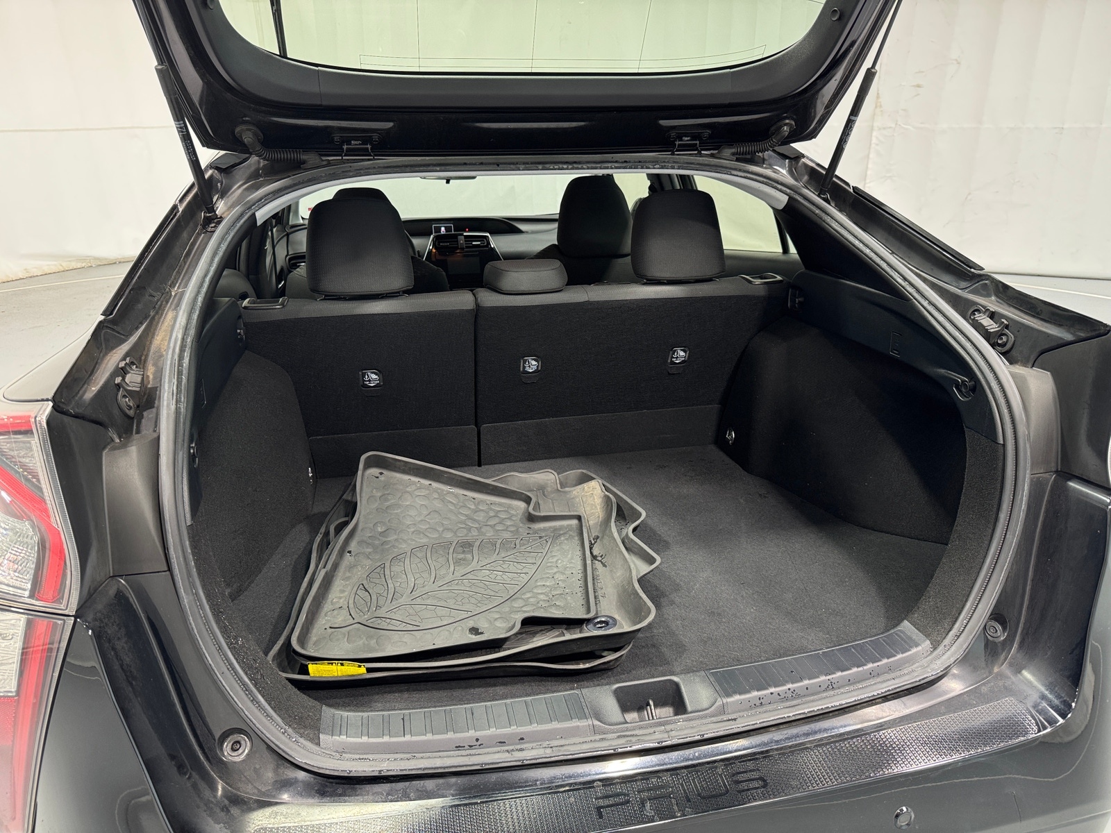 Thumbnail: 2018 Toyota Prius - 7