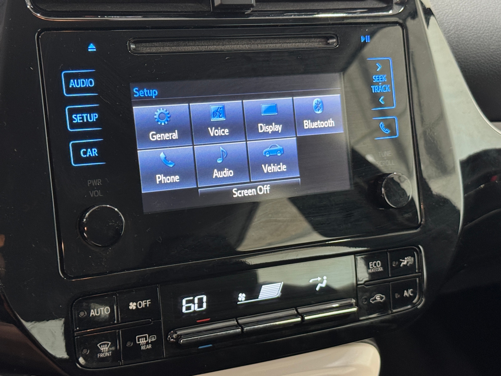 Thumbnail: 2018 Toyota Prius - 4