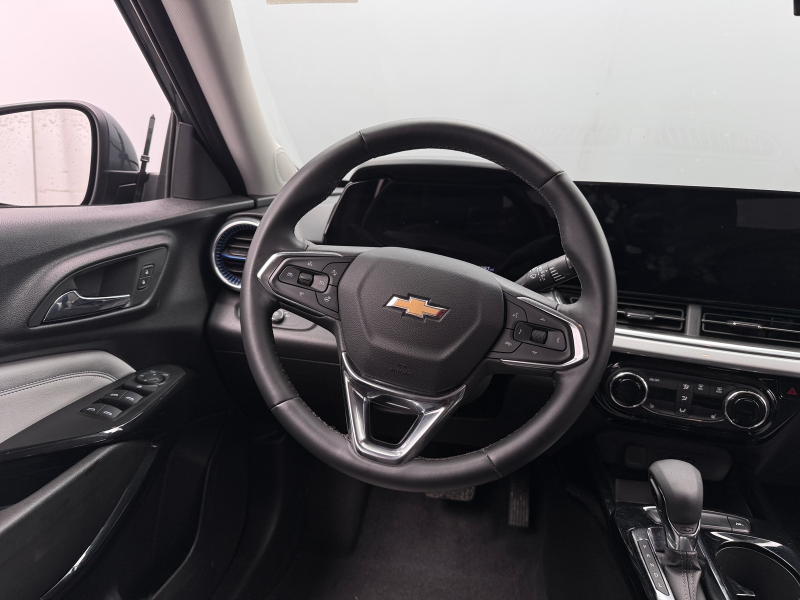 Thumbnail: 2025 Chevrolet Trax - 5