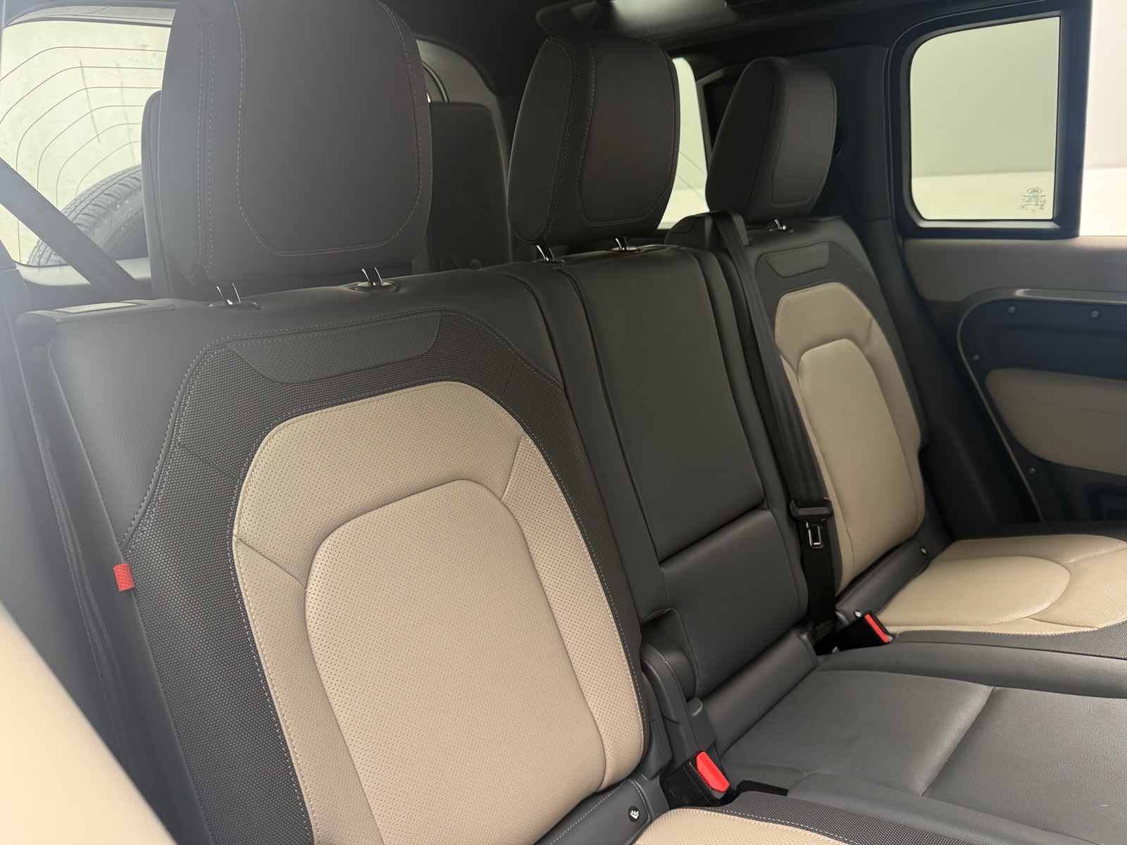 Thumbnail: 2023 Land Rover Defender - 5