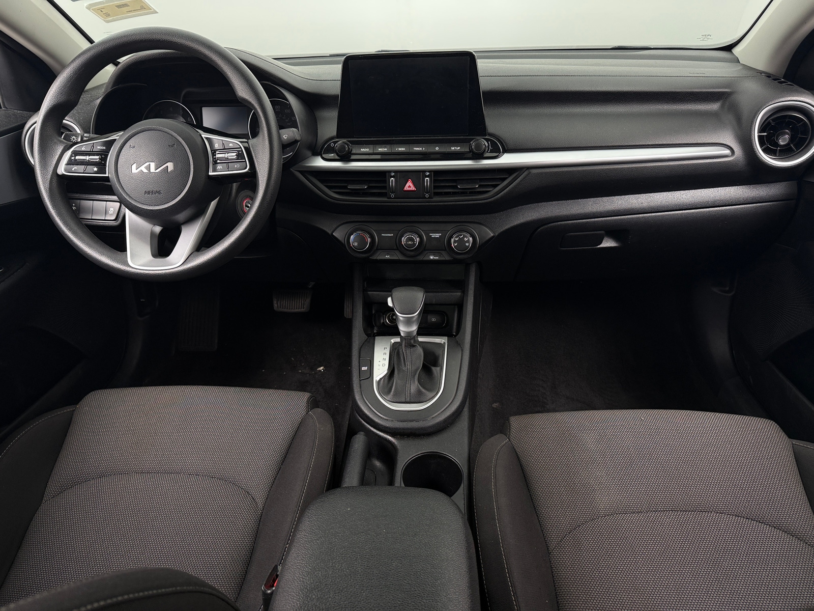 Thumbnail: 2024 Kia Forte - 3