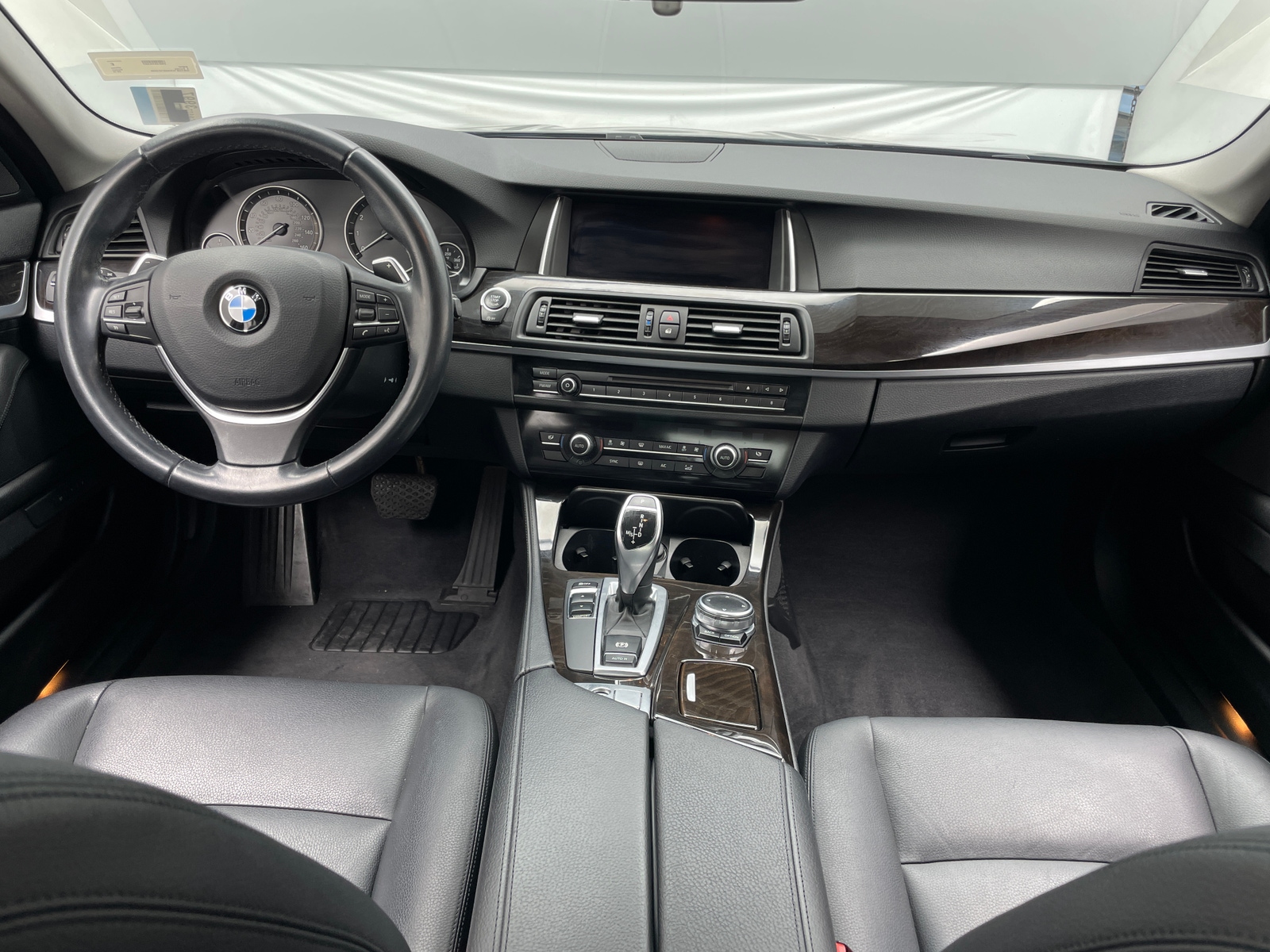 Thumbnail: 2016 BMW 5 Series - 2