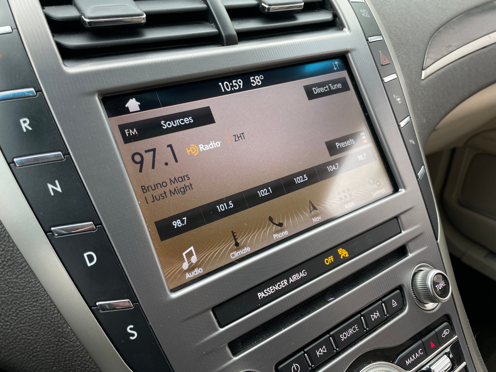 Thumbnail: 2019 Lincoln MKZ - 3