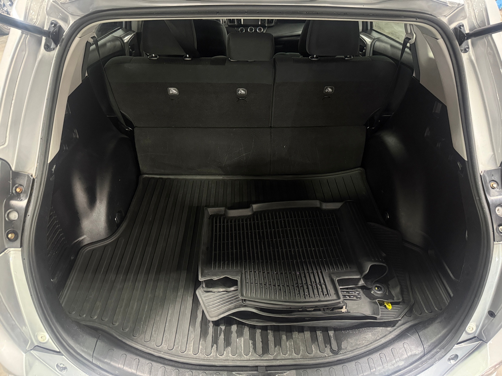 Thumbnail: 2017 Toyota RAV4 - 7