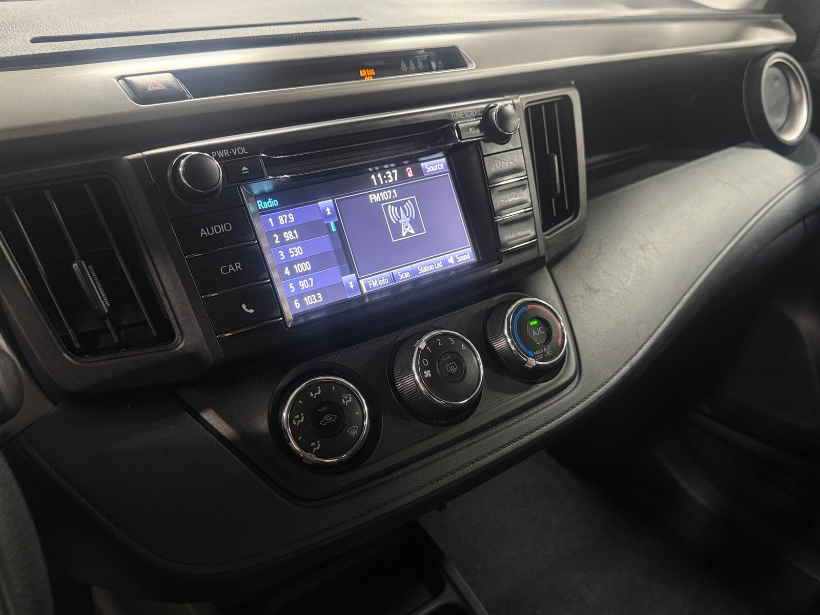 Thumbnail: 2017 Toyota RAV4 - 4