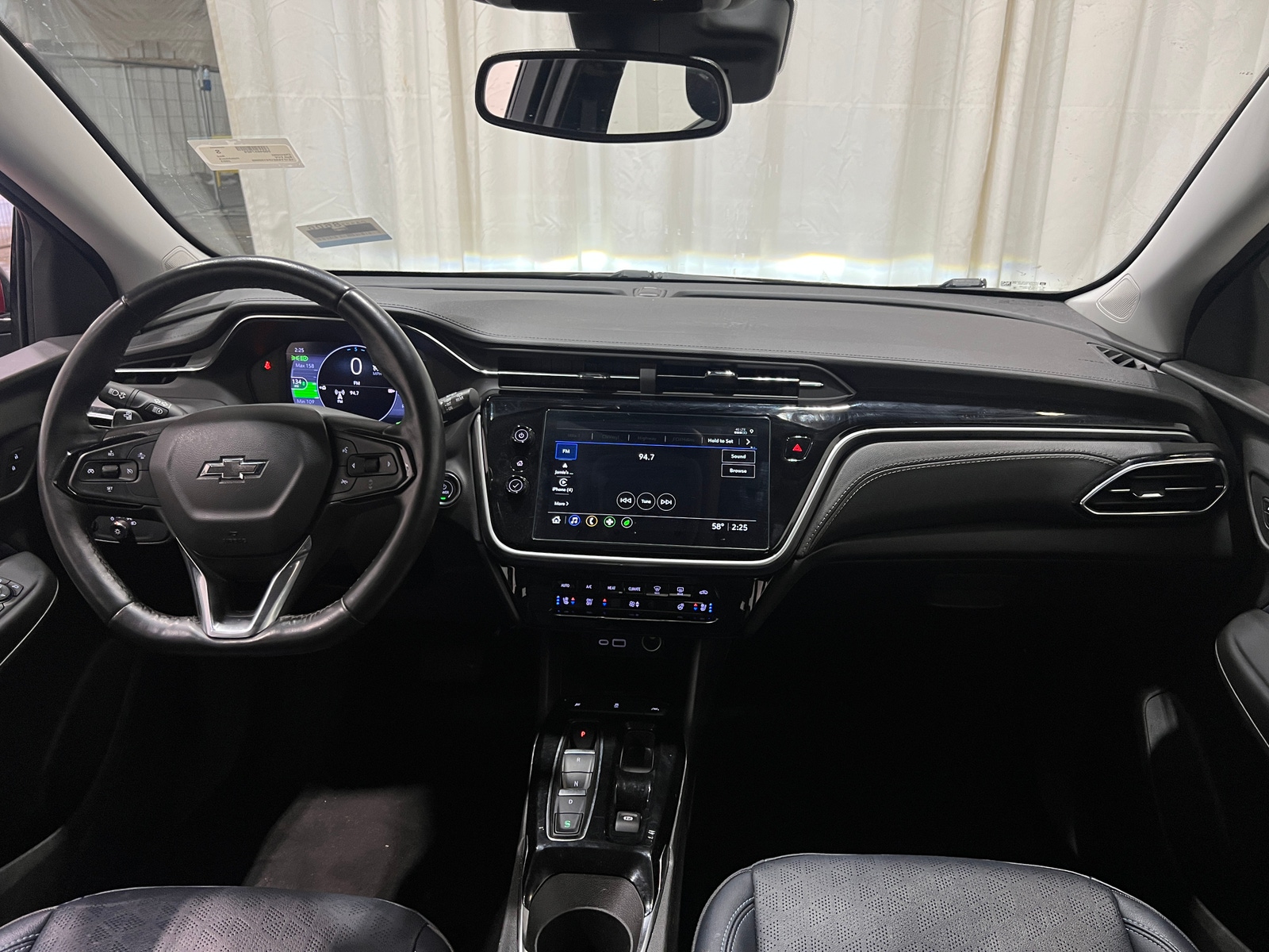 Thumbnail: 2023 Chevrolet Bolt EUV - 2