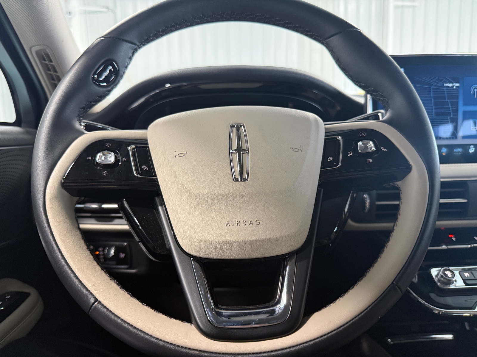 Thumbnail: 2025 Lincoln Corsair - 4