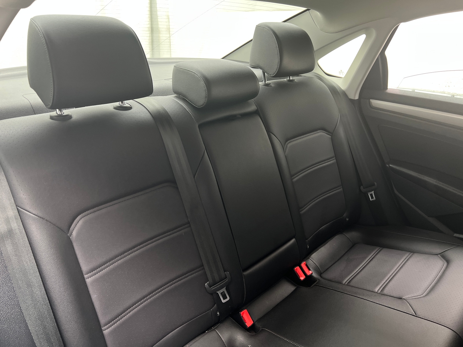 Thumbnail: 2022 Volkswagen Passat - 5