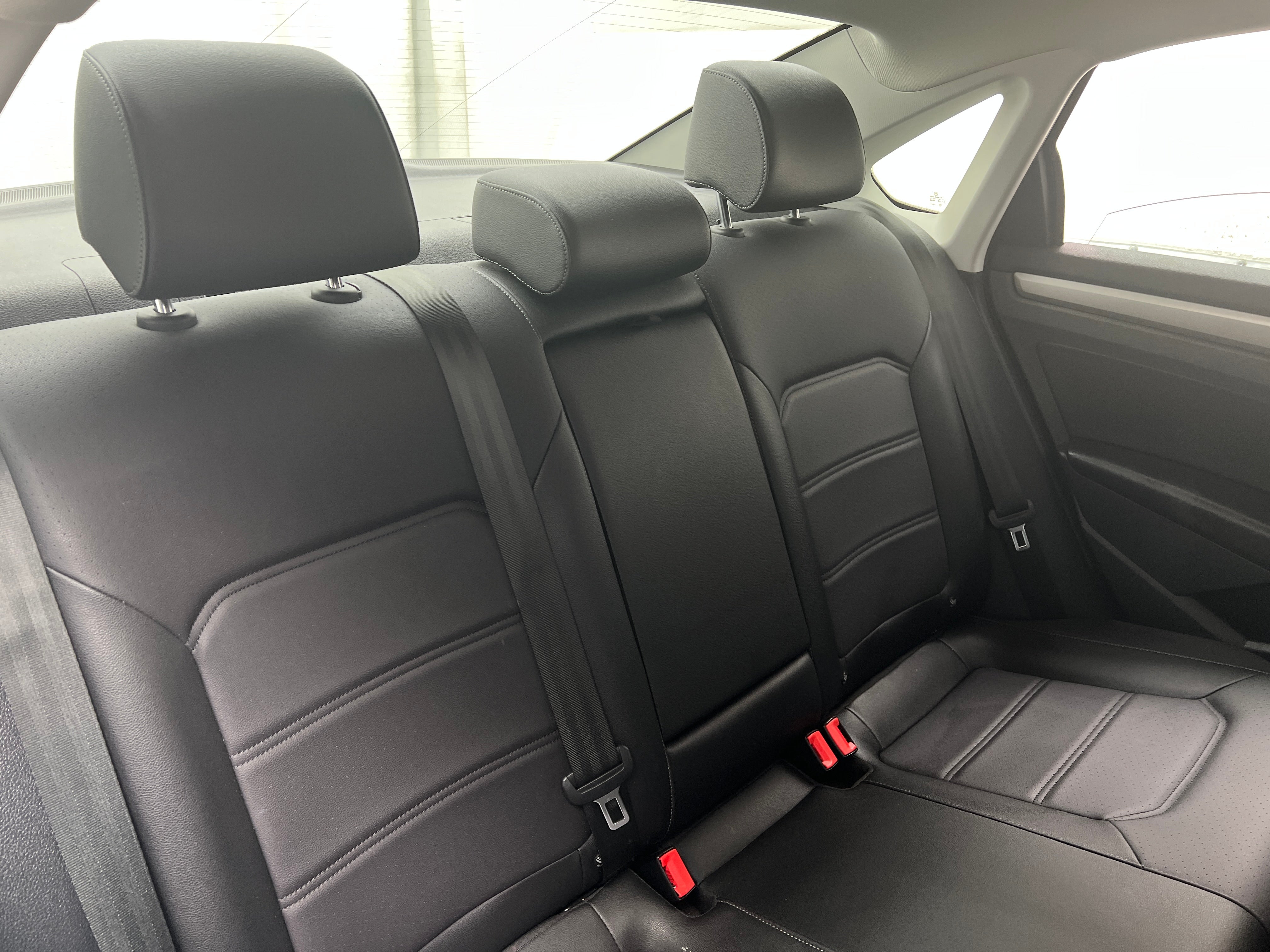 2022 Volkswagen Passat - Image 1