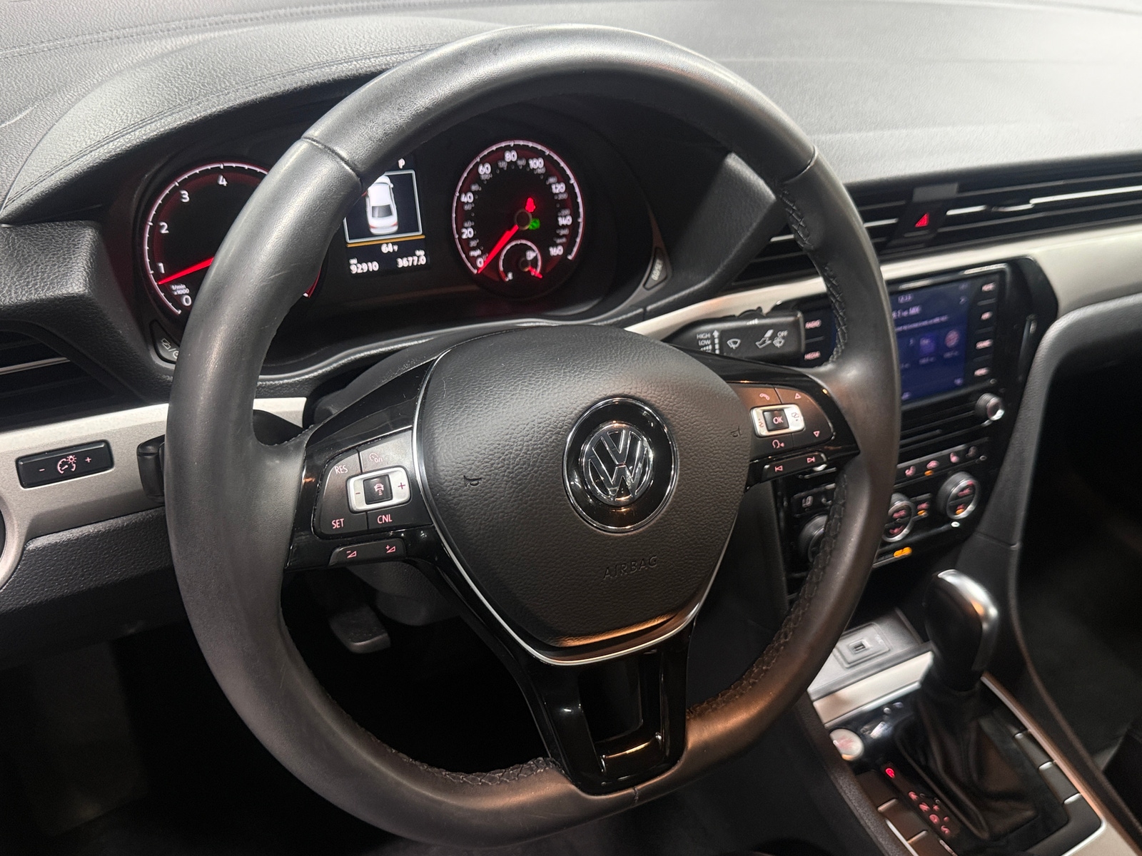 Thumbnail: 2022 Volkswagen Passat - 4