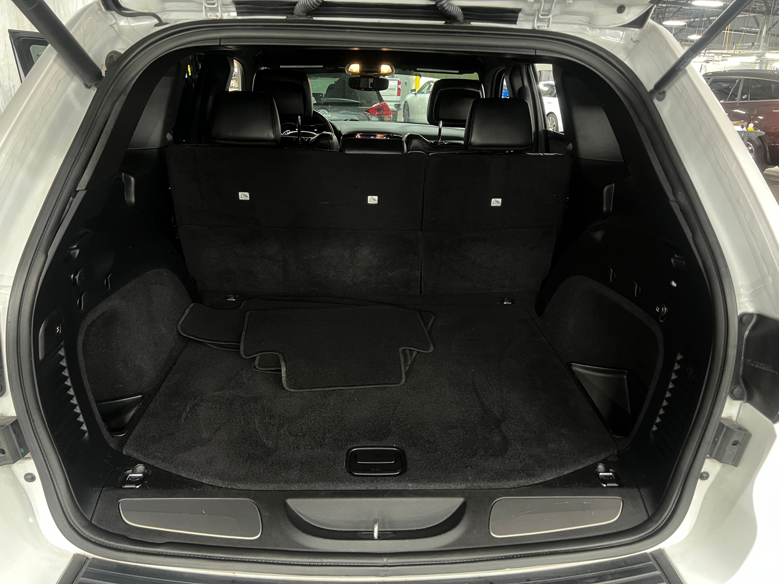 Thumbnail: 2019 Jeep Grand Cherokee - 6