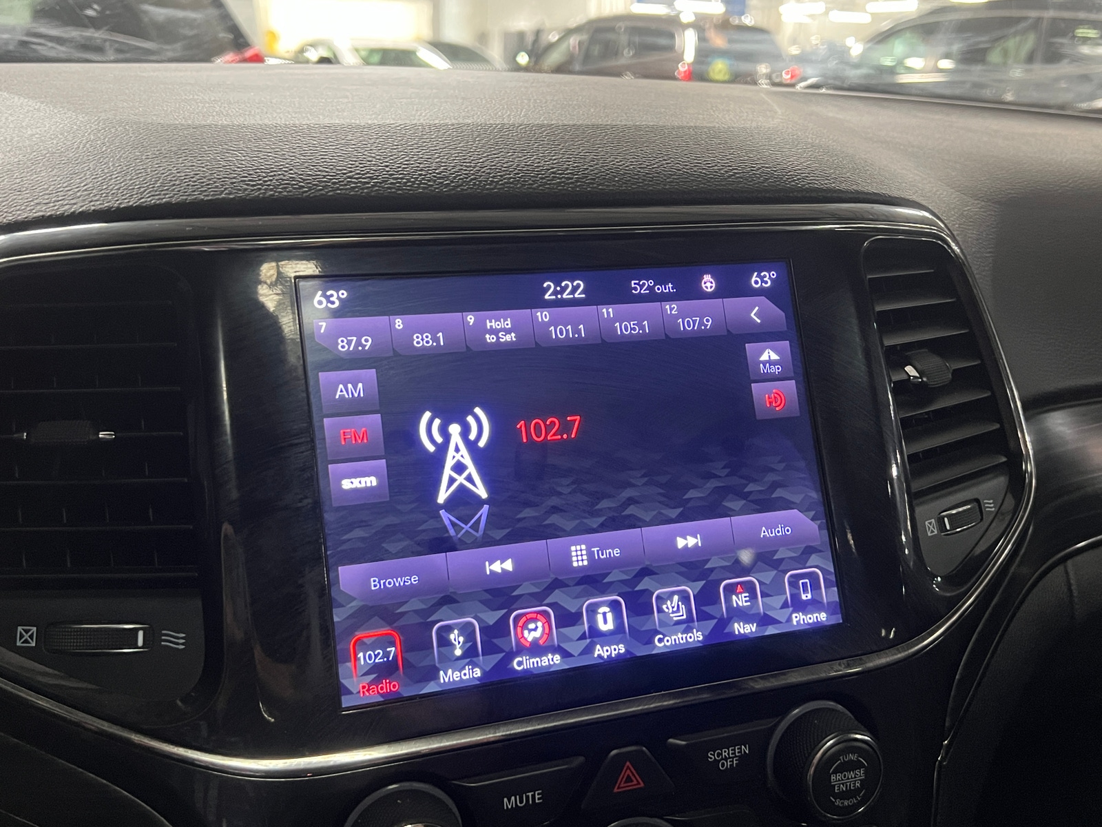 Thumbnail: 2019 Jeep Grand Cherokee - 3