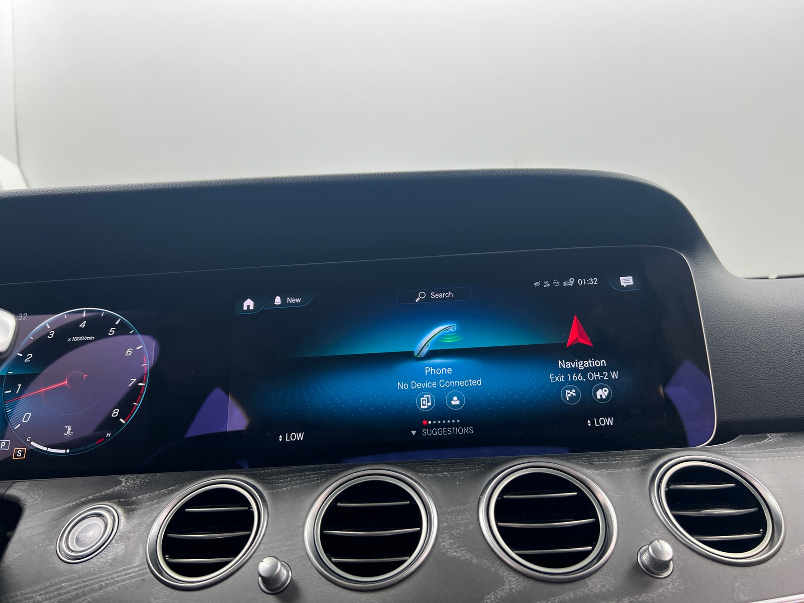 Thumbnail: 2022 Mercedes-Benz E-Class - 3