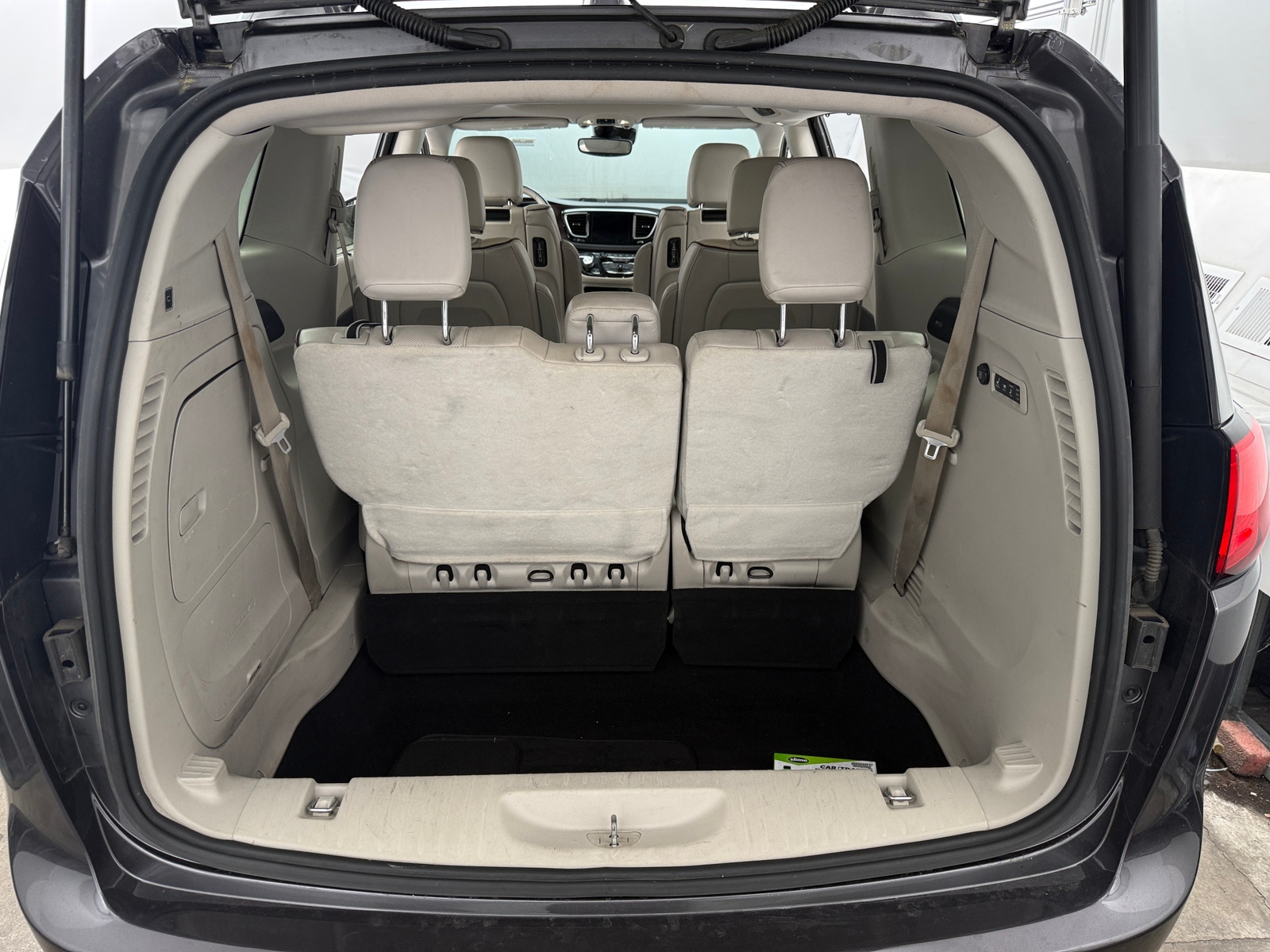 Thumbnail: 2017 Chrysler Pacifica - 6