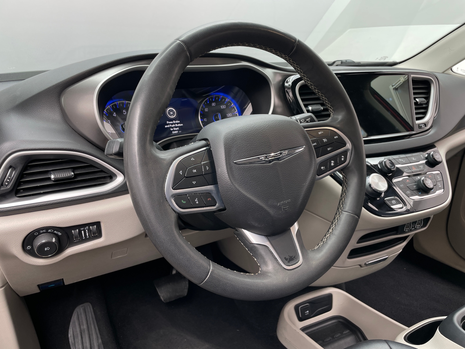 Thumbnail: 2024 Chrysler Pacifica - 4