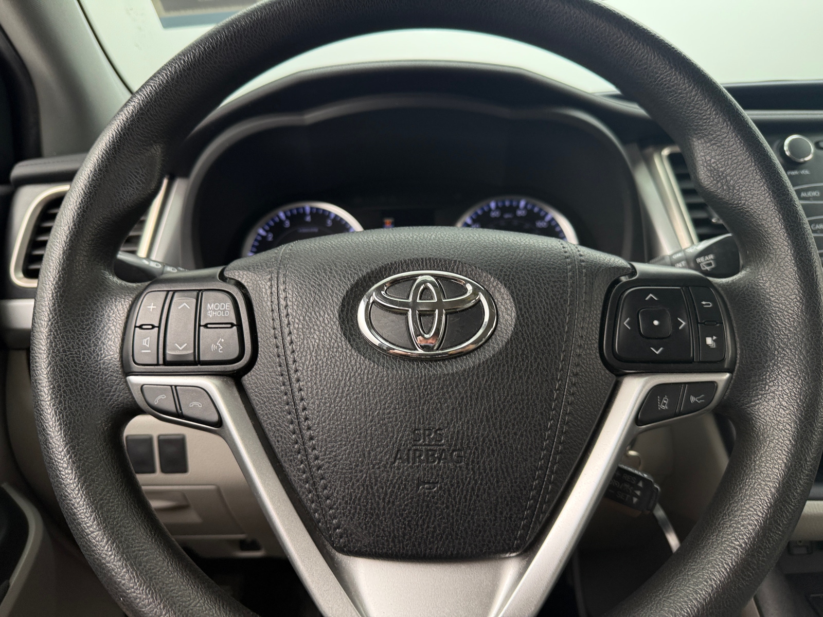 Thumbnail: 2019 Toyota Highlander - 5