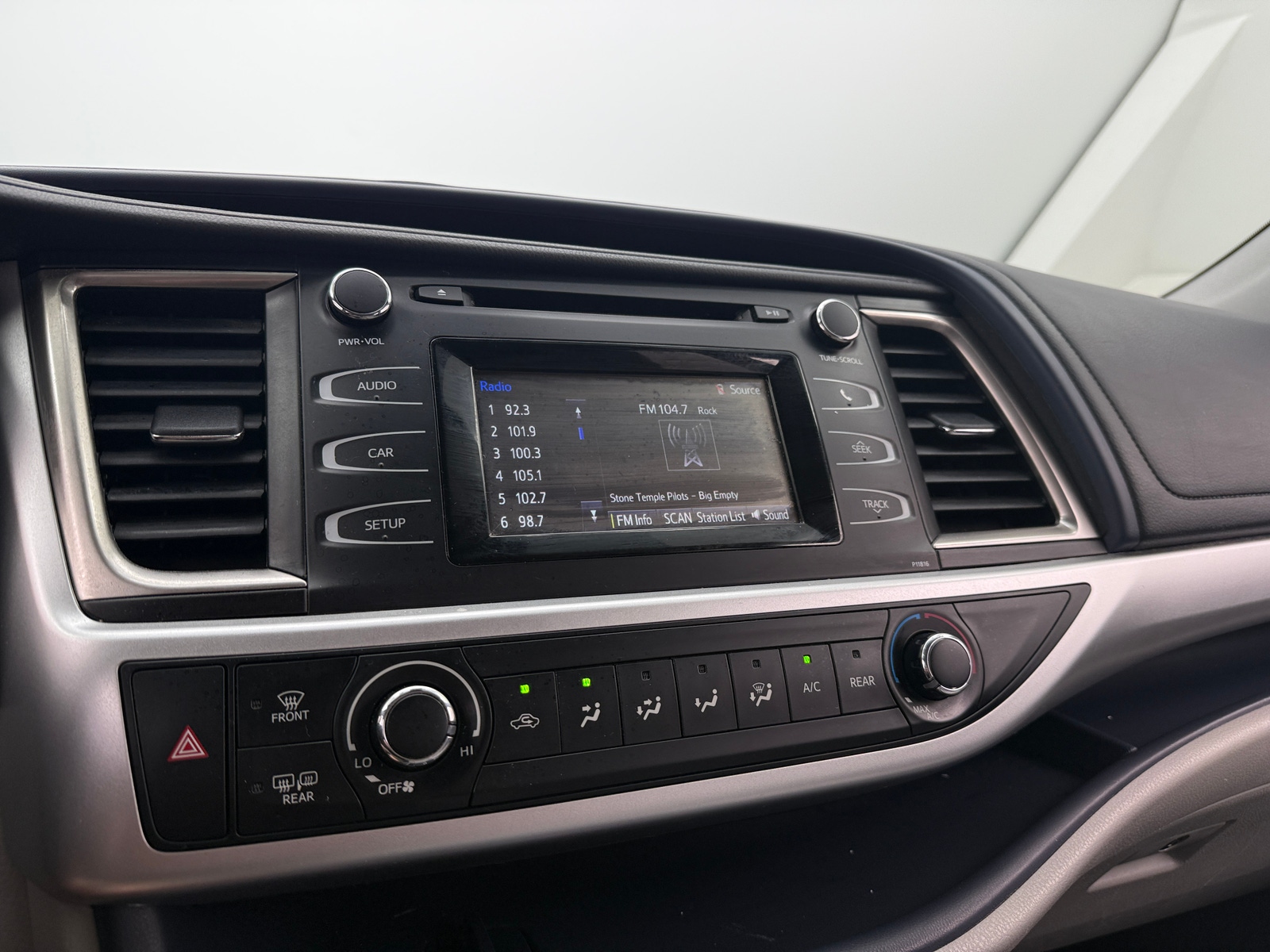 Thumbnail: 2019 Toyota Highlander - 4