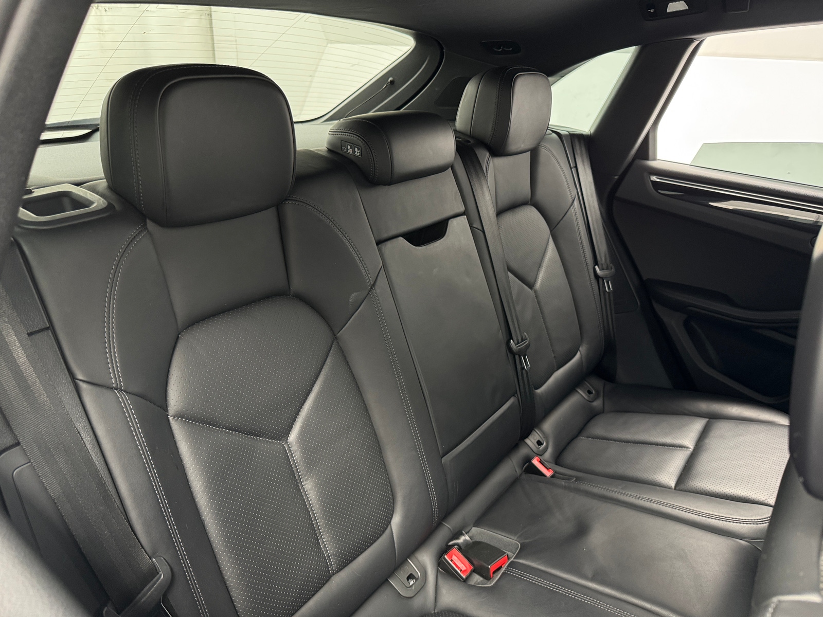 Thumbnail: 2017 Porsche Macan - 5