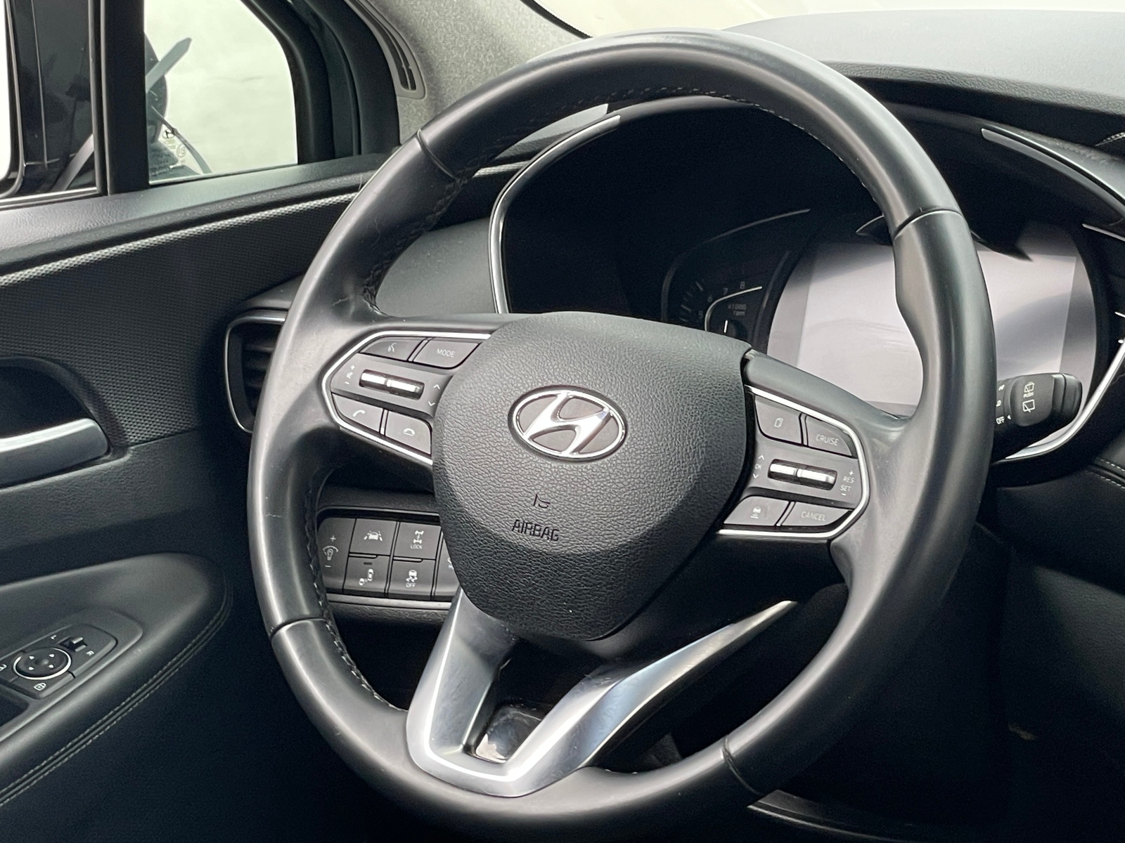 Thumbnail: 2020 Hyundai Santa Fe - 4