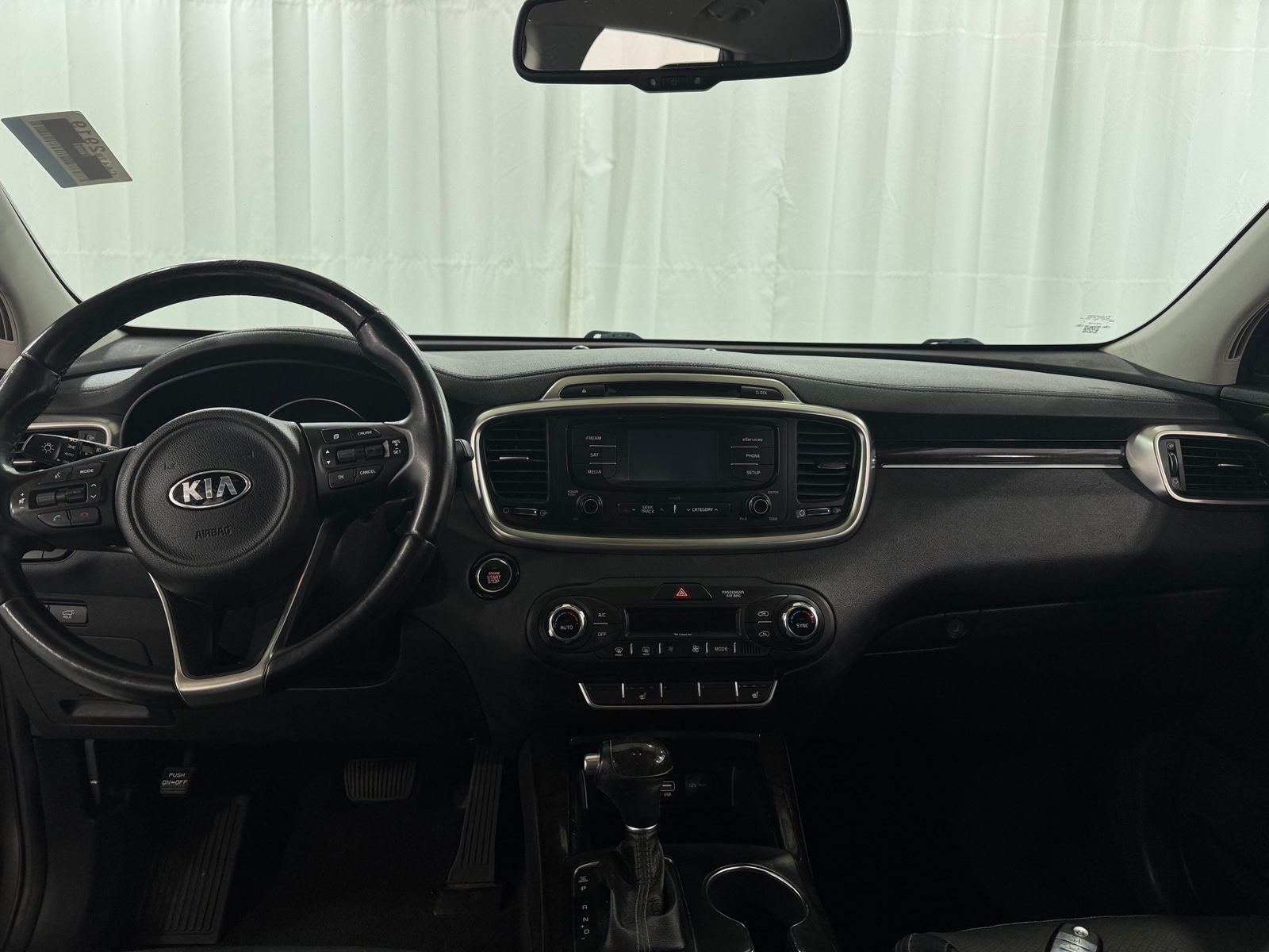 Thumbnail: 2016 Kia Sorento - 2