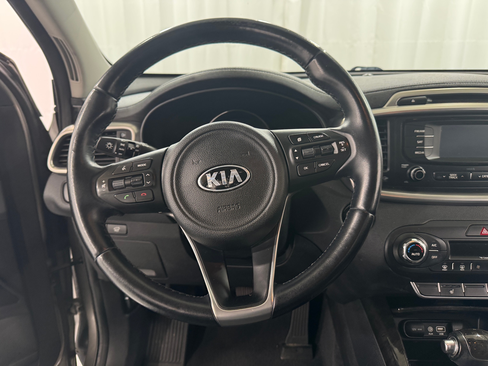 Thumbnail: 2016 Kia Sorento - 4