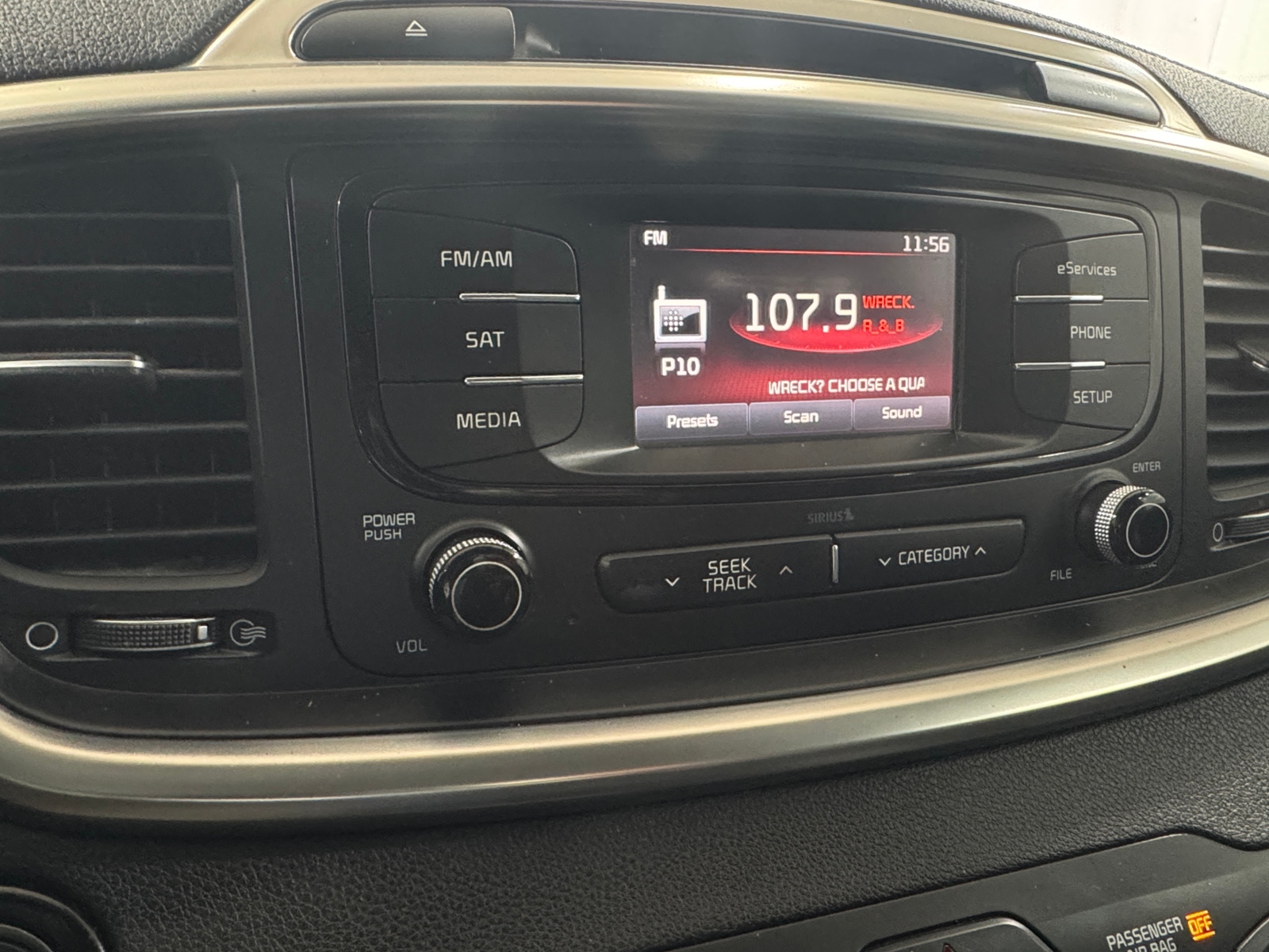 Thumbnail: 2016 Kia Sorento - 3