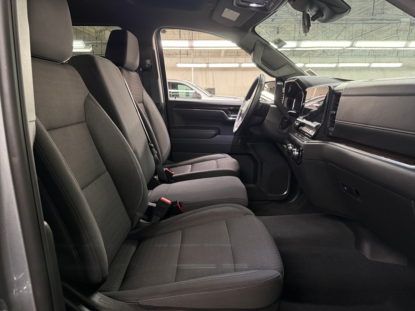 Thumbnail: 2025 GMC Sierra 1500 - 2