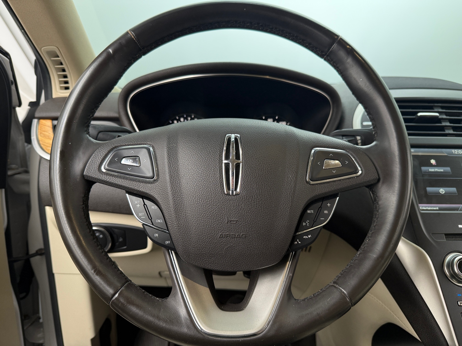 Thumbnail: 2015 Lincoln MKC - 4