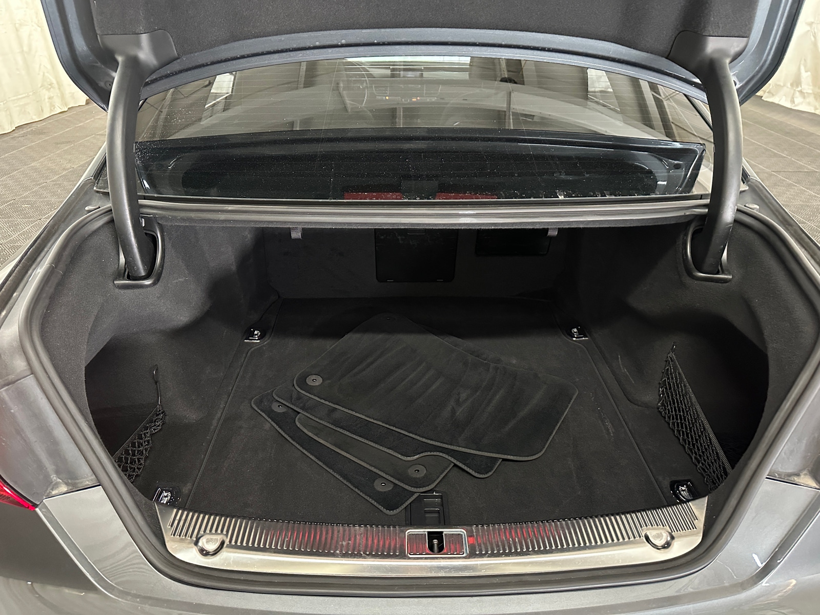 Thumbnail: 2015 Audi A8 - 6