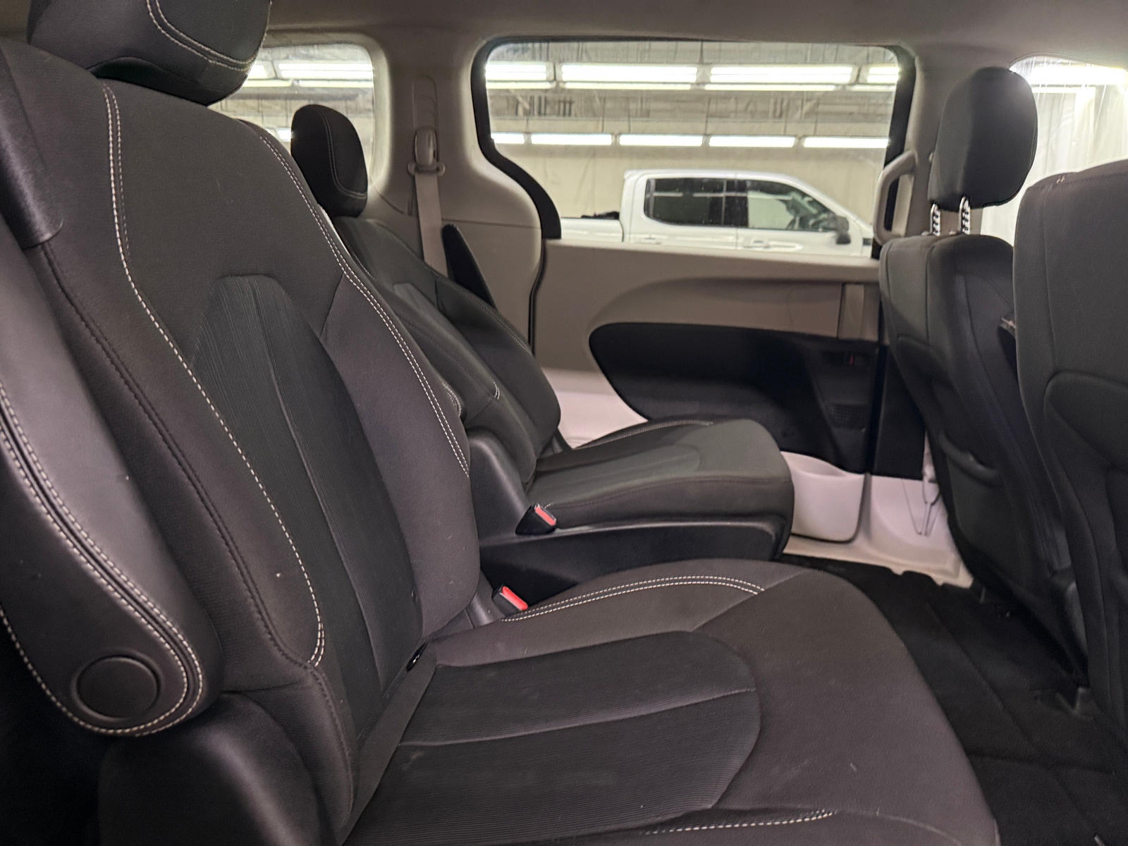 Thumbnail: 2020 Chrysler Voyager - 6