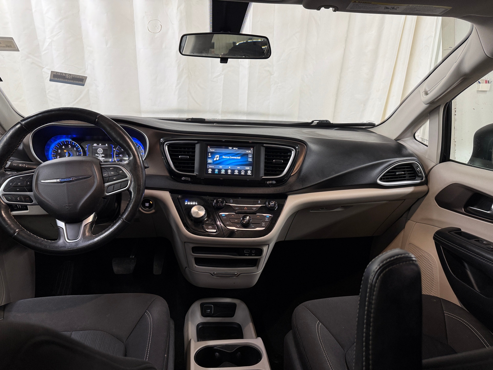 Thumbnail: 2020 Chrysler Voyager - 3